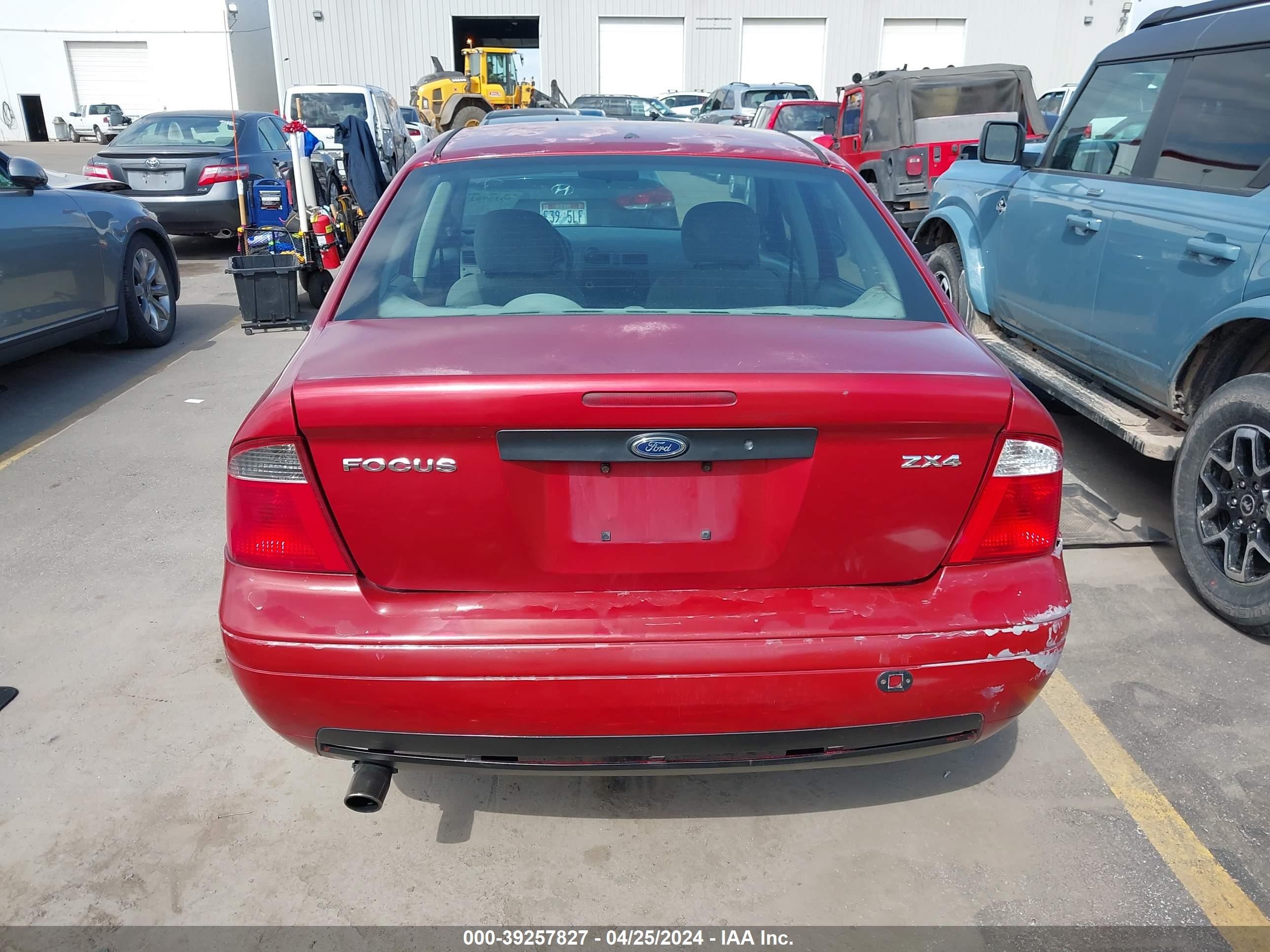 Photo 15 VIN: 1FAFP34N35W151101 - FORD FOCUS 