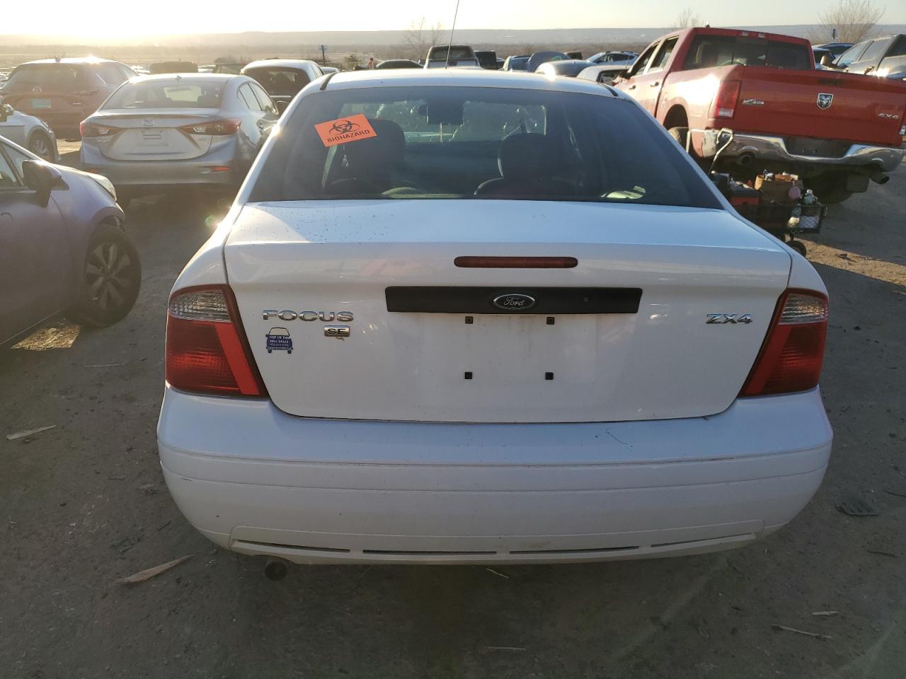 Photo 5 VIN: 1FAFP34N35W270668 - FORD FOCUS 