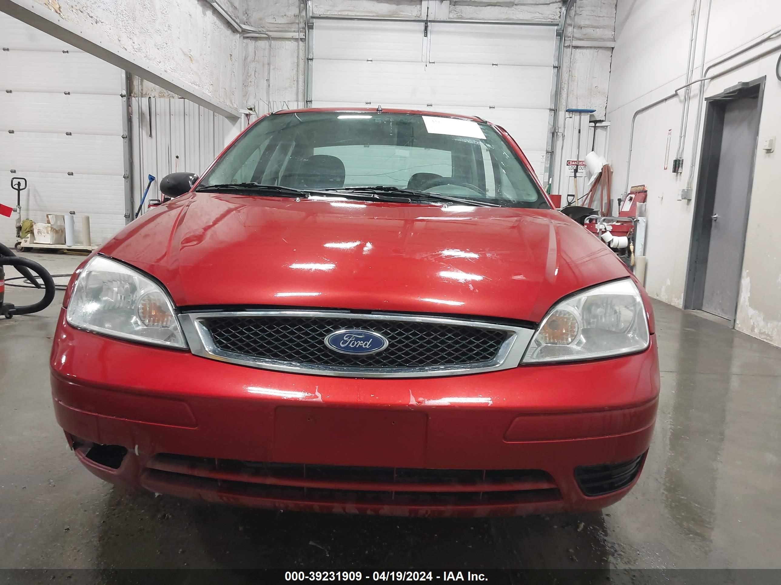 Photo 11 VIN: 1FAFP34N35W301787 - FORD FOCUS 