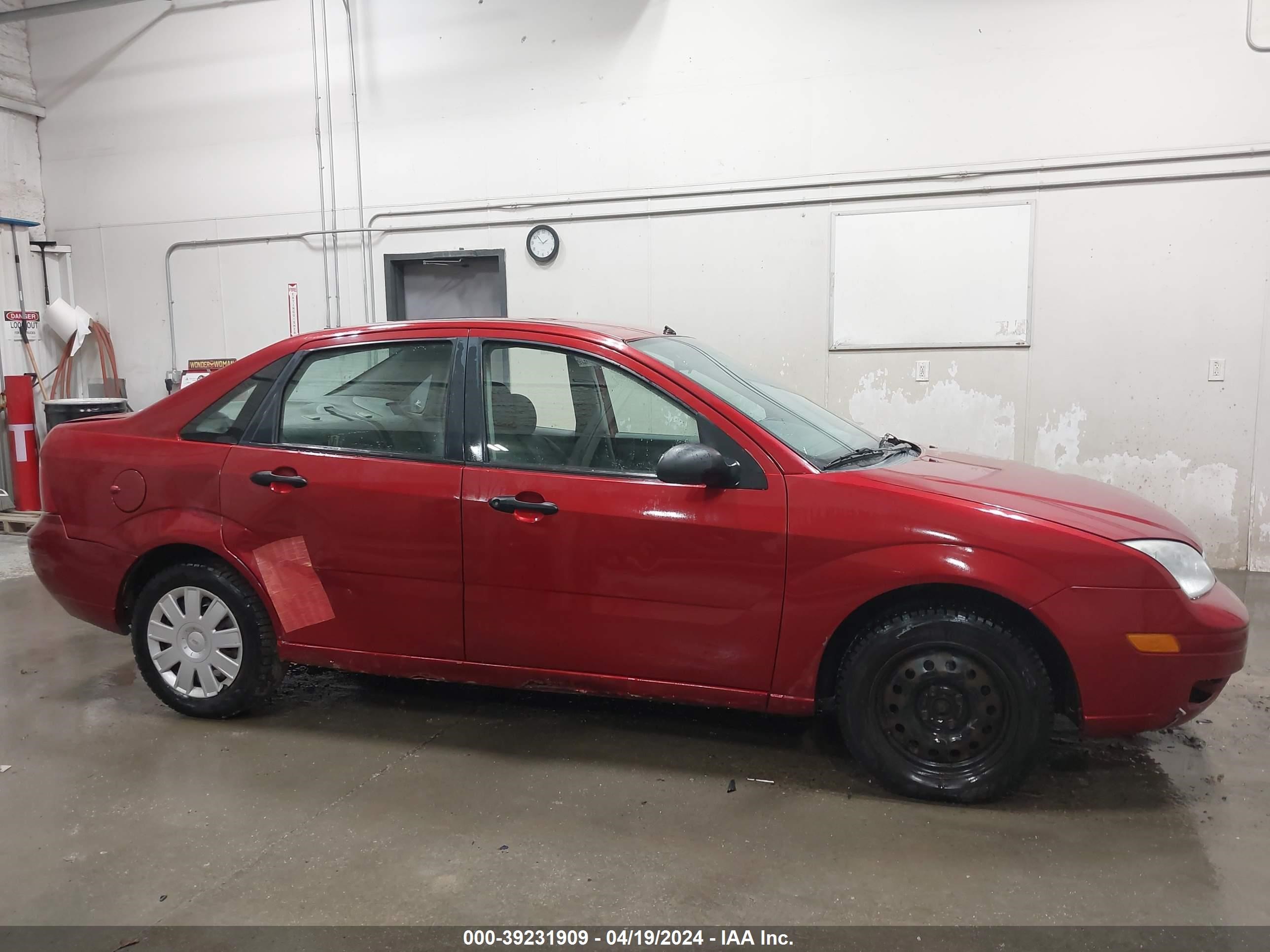 Photo 12 VIN: 1FAFP34N35W301787 - FORD FOCUS 