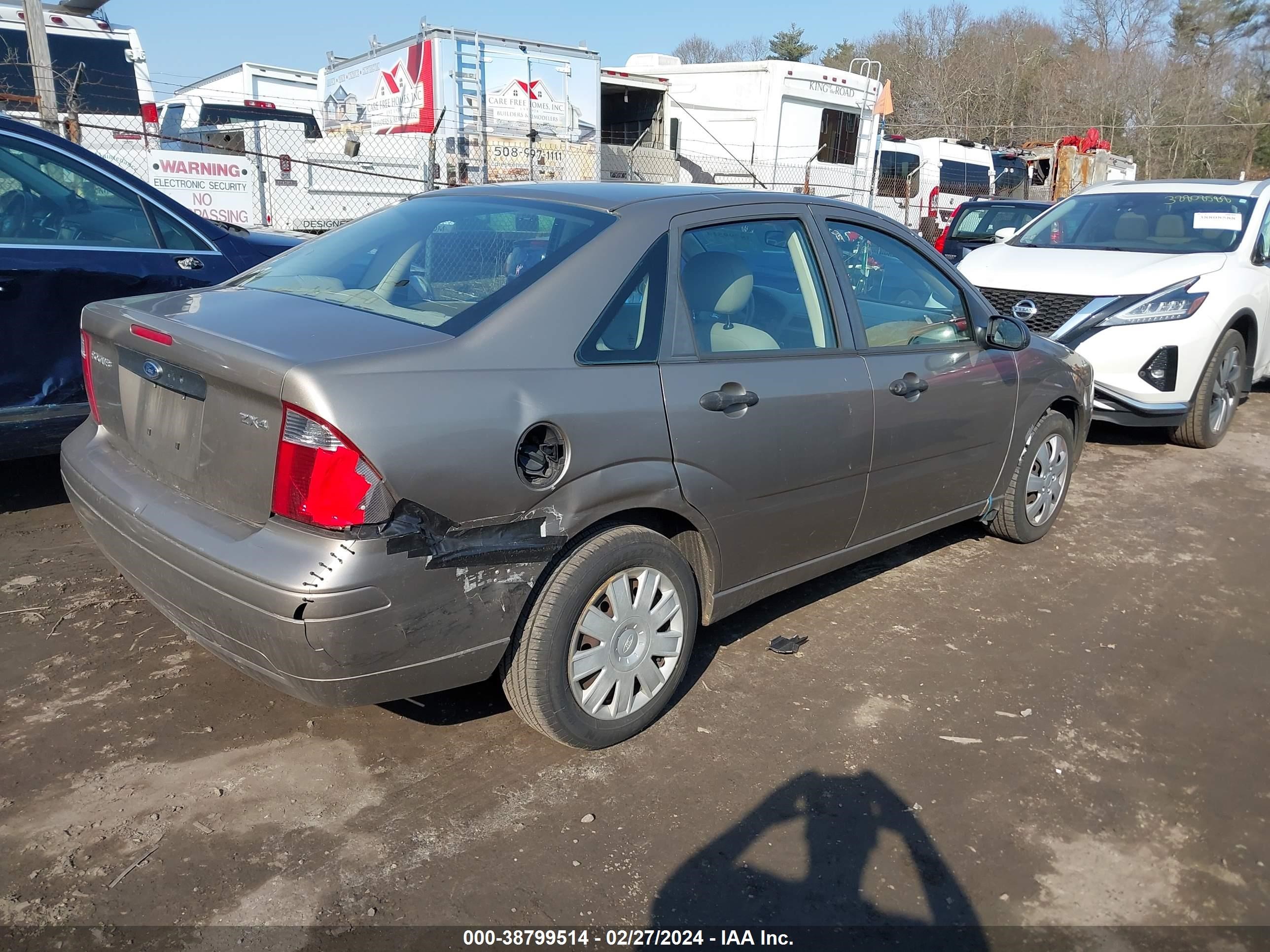 Photo 3 VIN: 1FAFP34N45W206607 - FORD FOCUS 