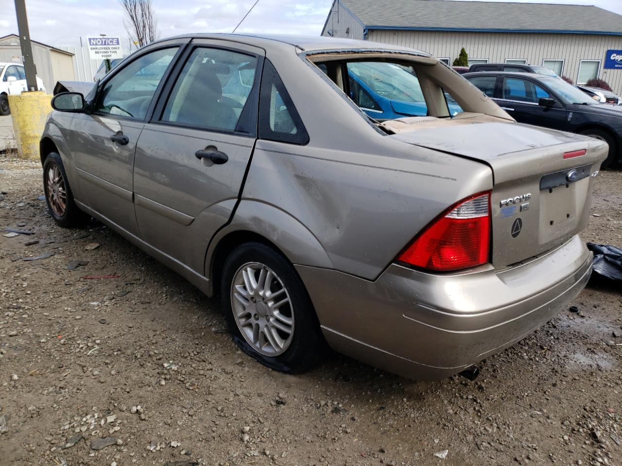 Photo 1 VIN: 1FAFP34N45W247058 - FORD FOCUS 