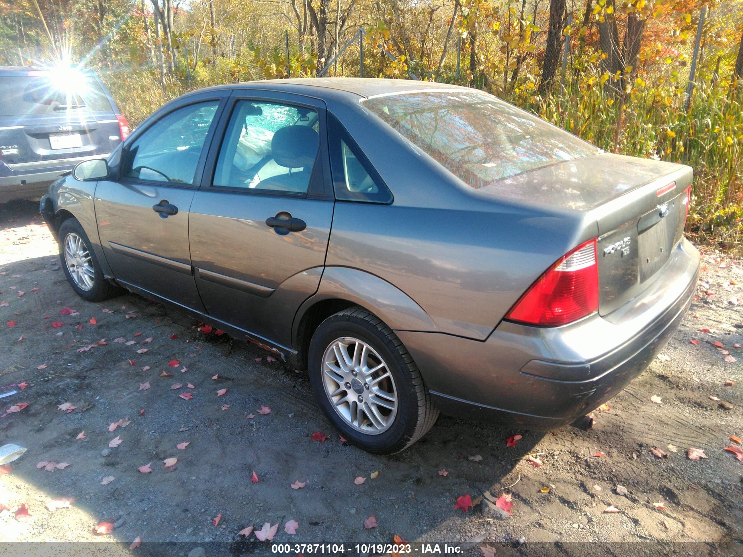 Photo 2 VIN: 1FAFP34N46W130341 - FORD FOCUS 