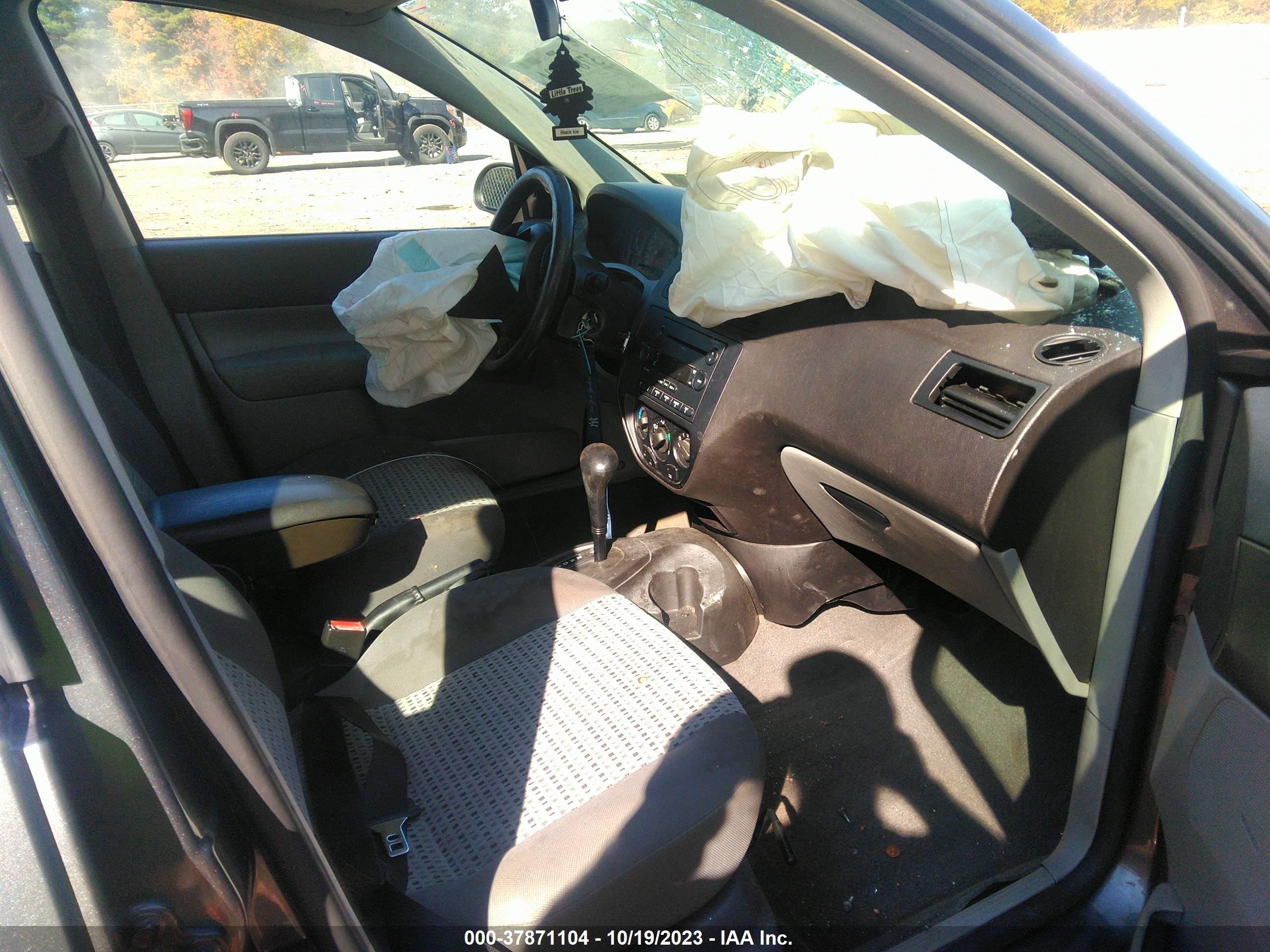 Photo 4 VIN: 1FAFP34N46W130341 - FORD FOCUS 