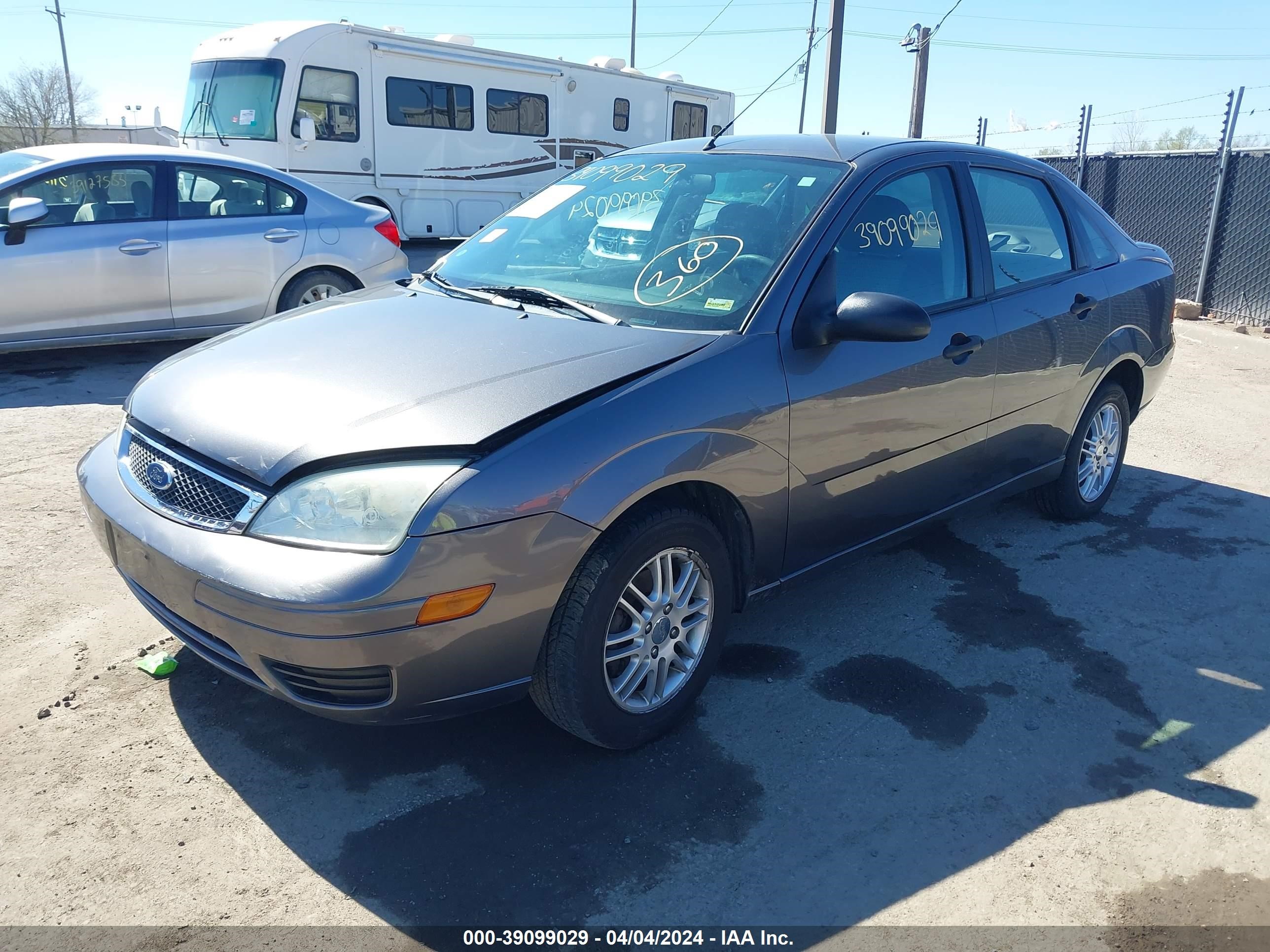 Photo 1 VIN: 1FAFP34N47W167858 - FORD FOCUS 