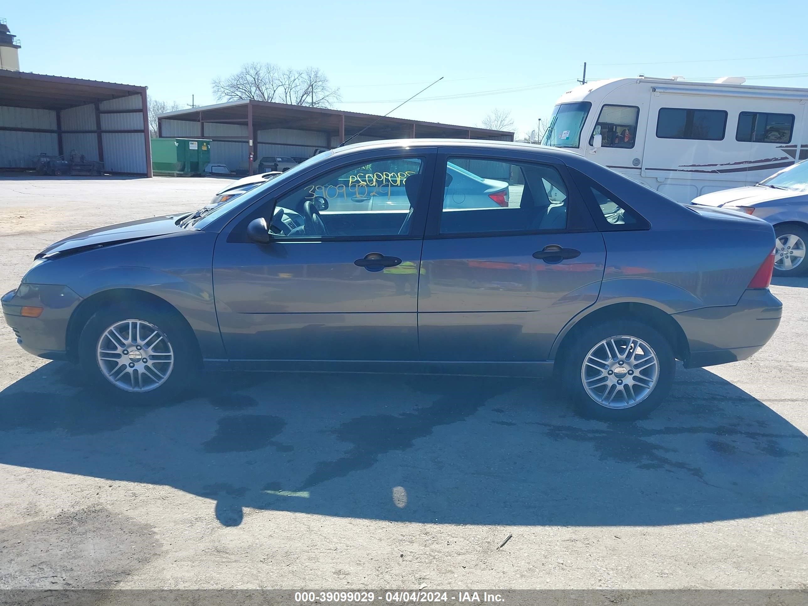 Photo 13 VIN: 1FAFP34N47W167858 - FORD FOCUS 