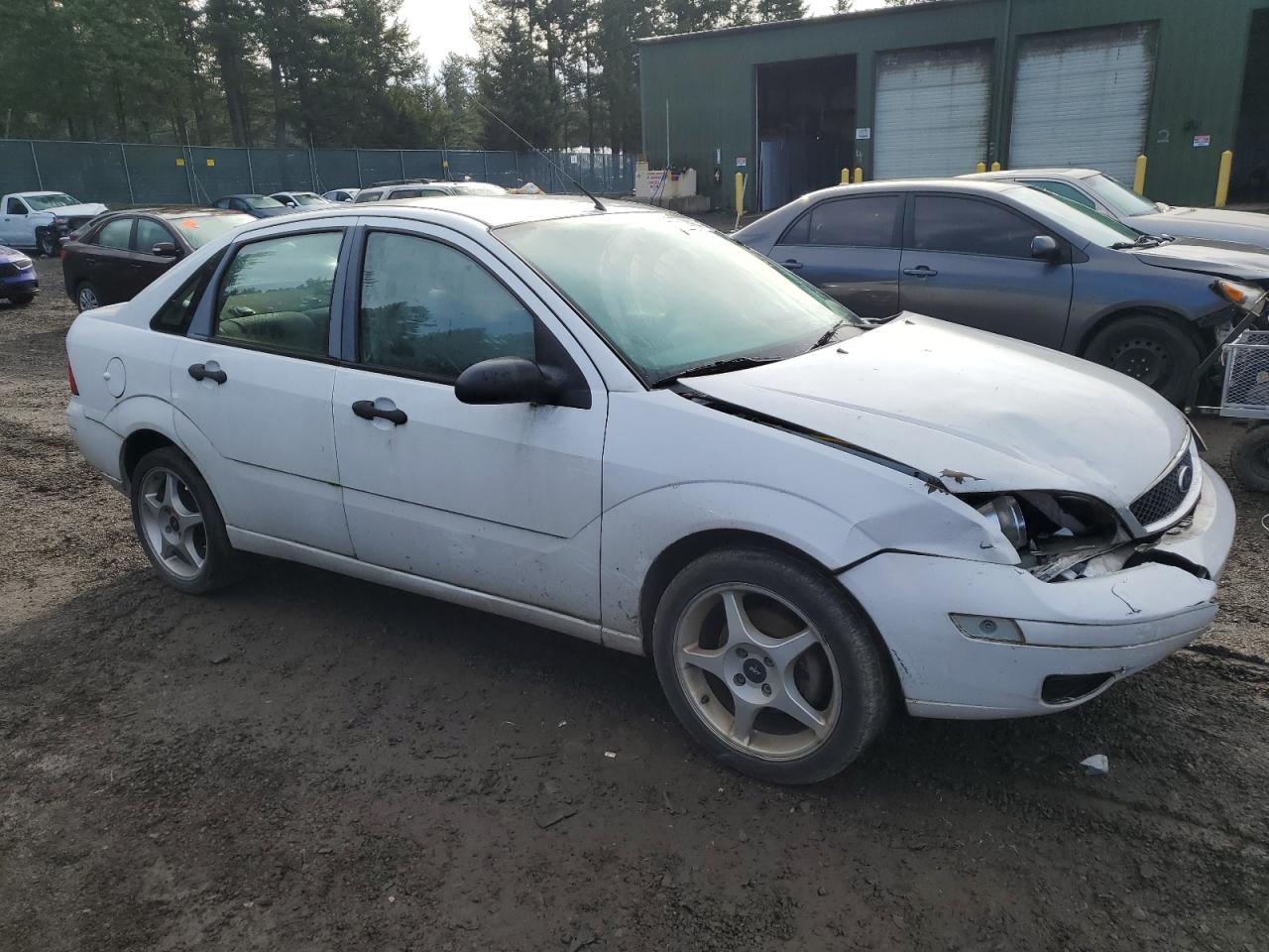 Photo 3 VIN: 1FAFP34N47W305687 - FORD FOCUS 