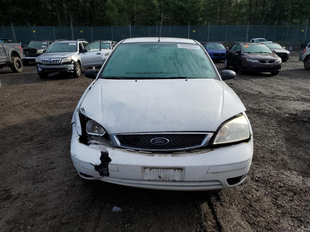 Photo 4 VIN: 1FAFP34N47W305687 - FORD FOCUS 