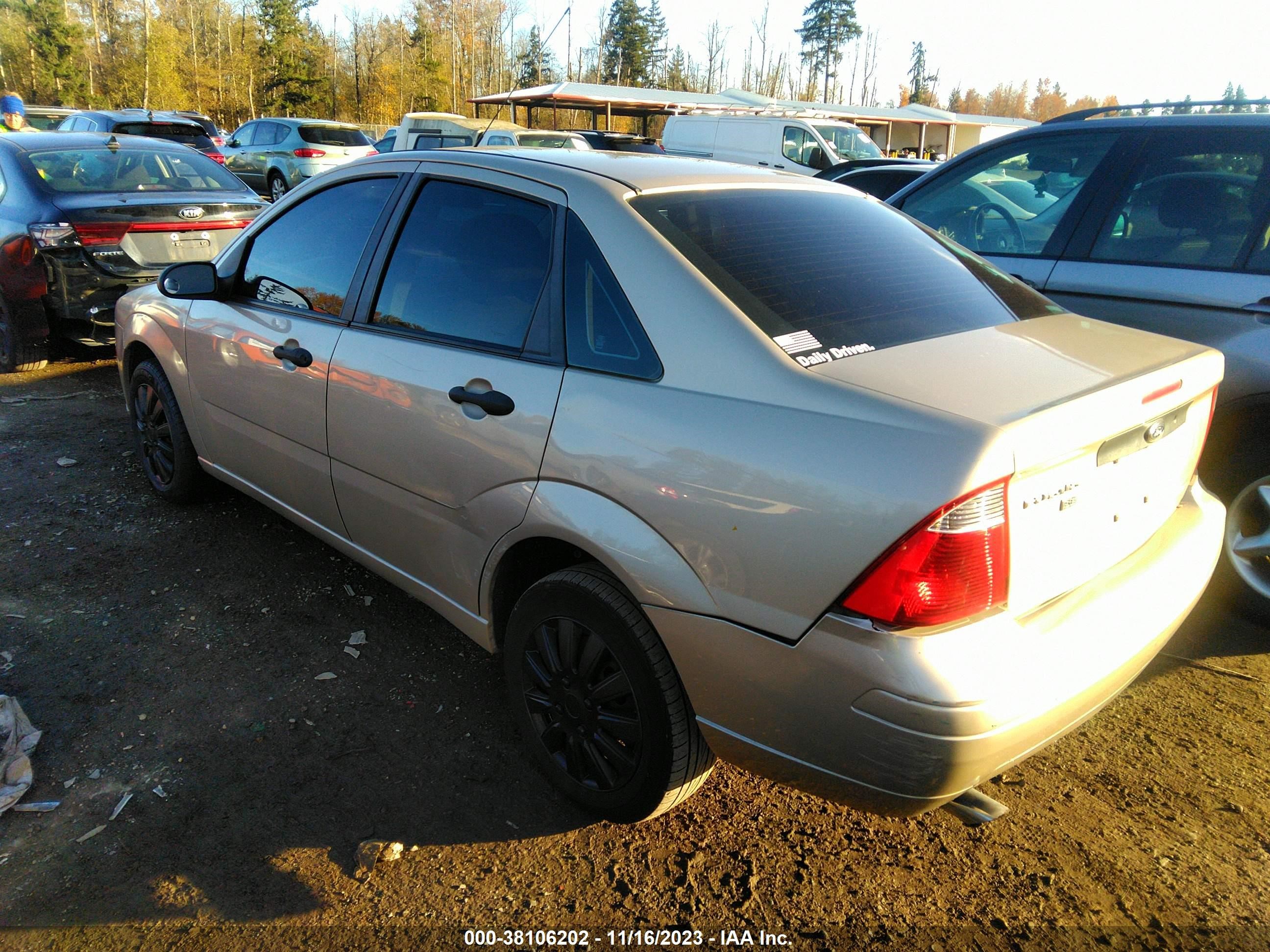 Photo 2 VIN: 1FAFP34N47W358017 - FORD FOCUS 