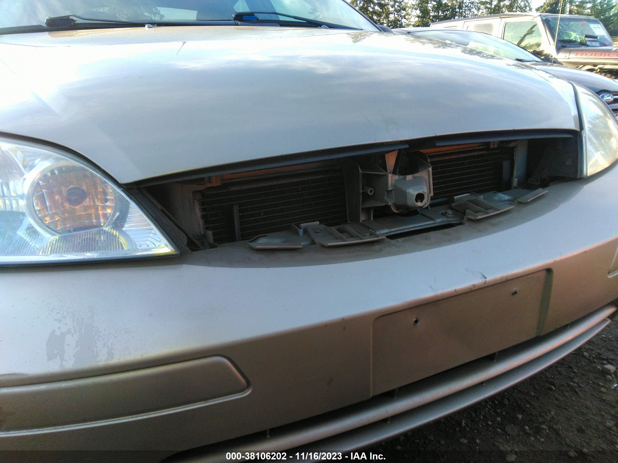 Photo 5 VIN: 1FAFP34N47W358017 - FORD FOCUS 