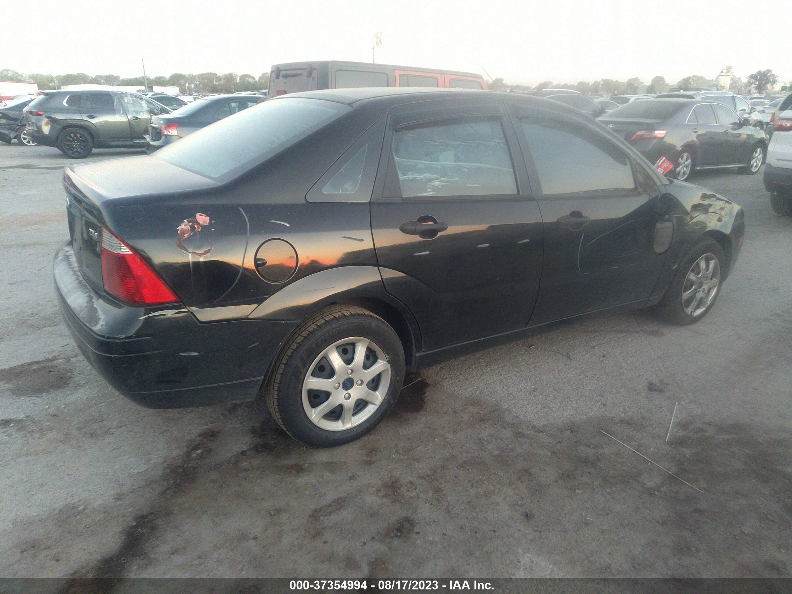 Photo 3 VIN: 1FAFP34N55W188893 - FORD FOCUS 