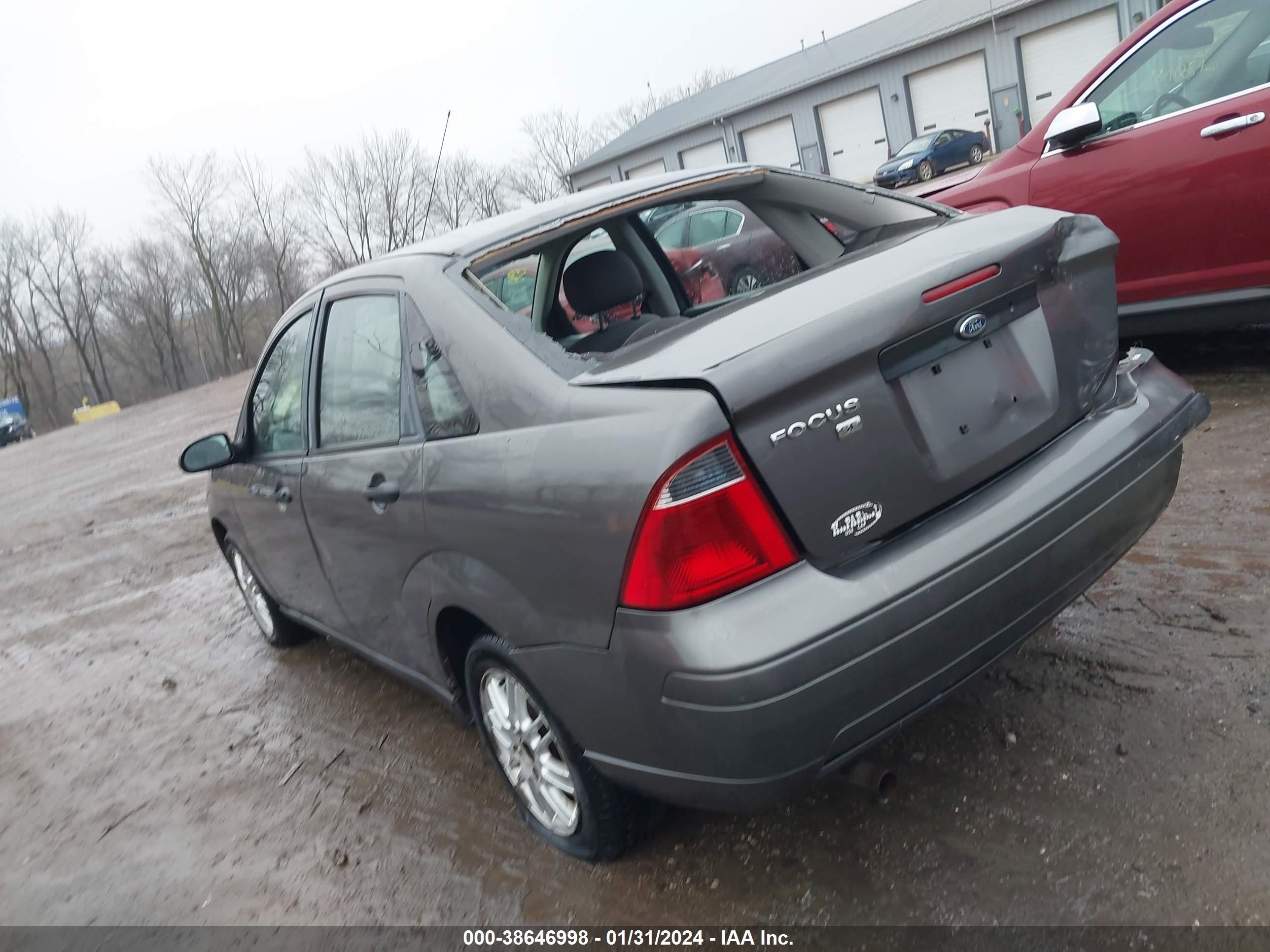 Photo 2 VIN: 1FAFP34N57W216890 - FORD FOCUS 