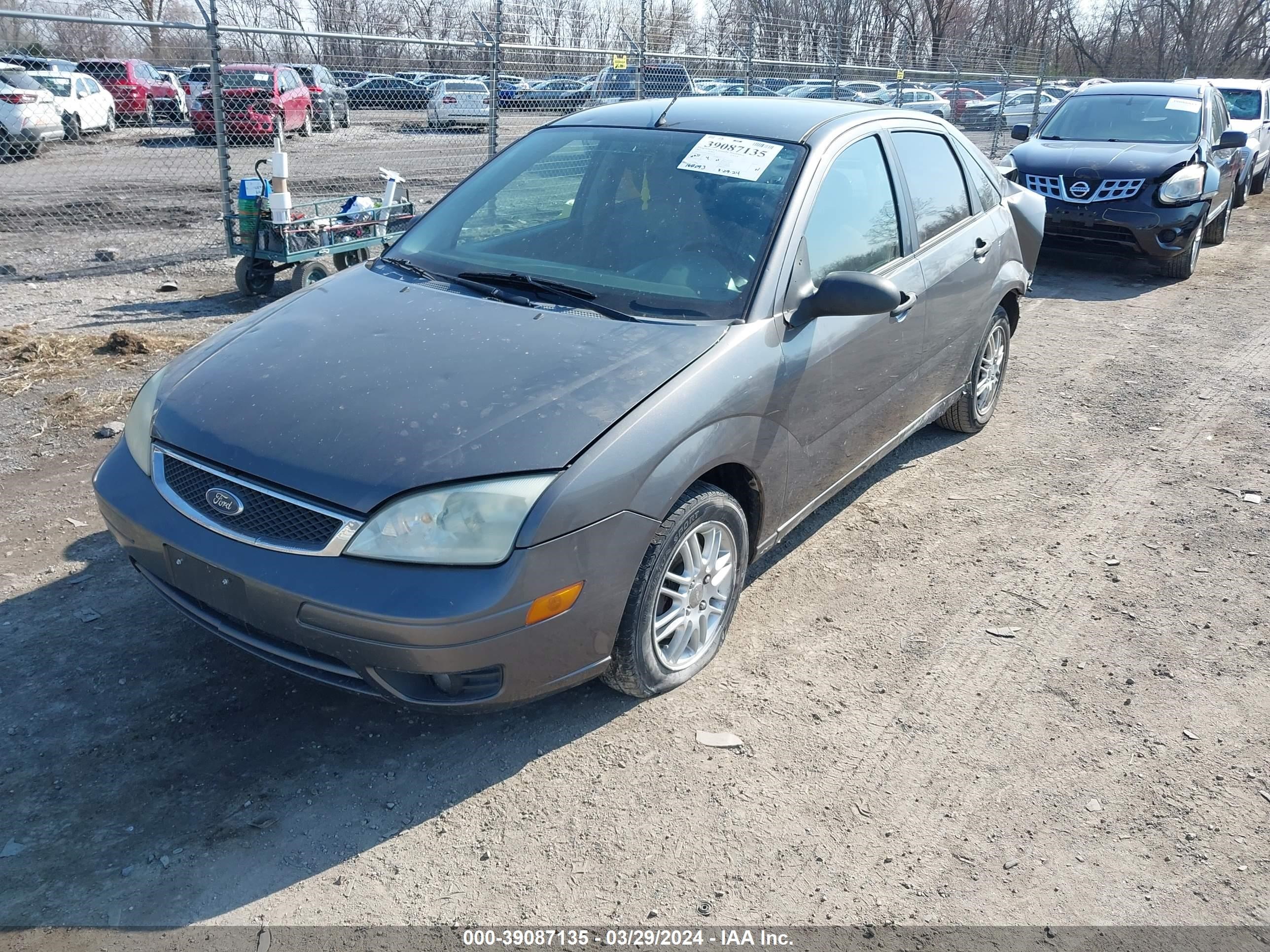 Photo 1 VIN: 1FAFP34N65W315134 - FORD FOCUS 