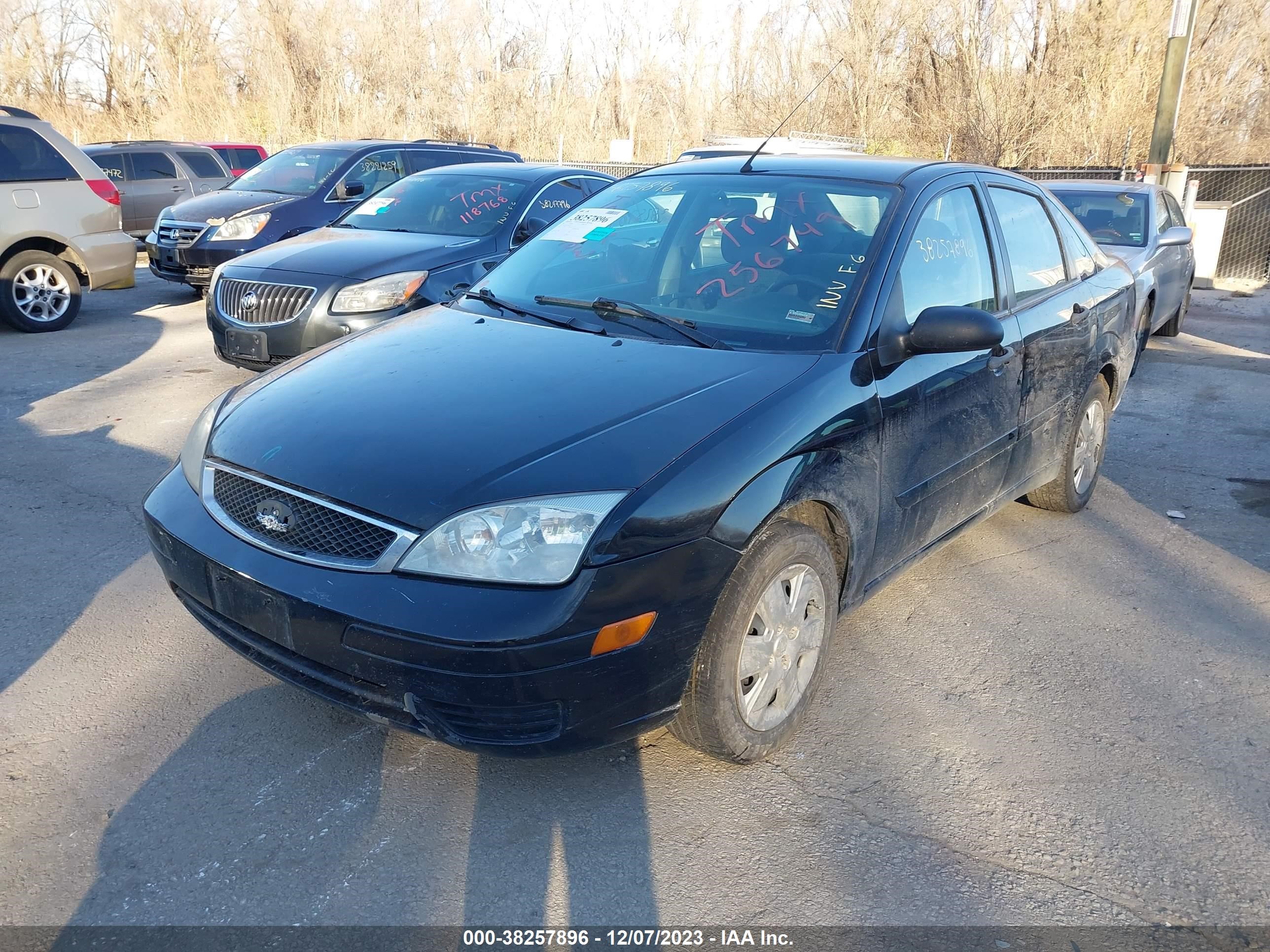 Photo 1 VIN: 1FAFP34N67W256749 - FORD FOCUS 