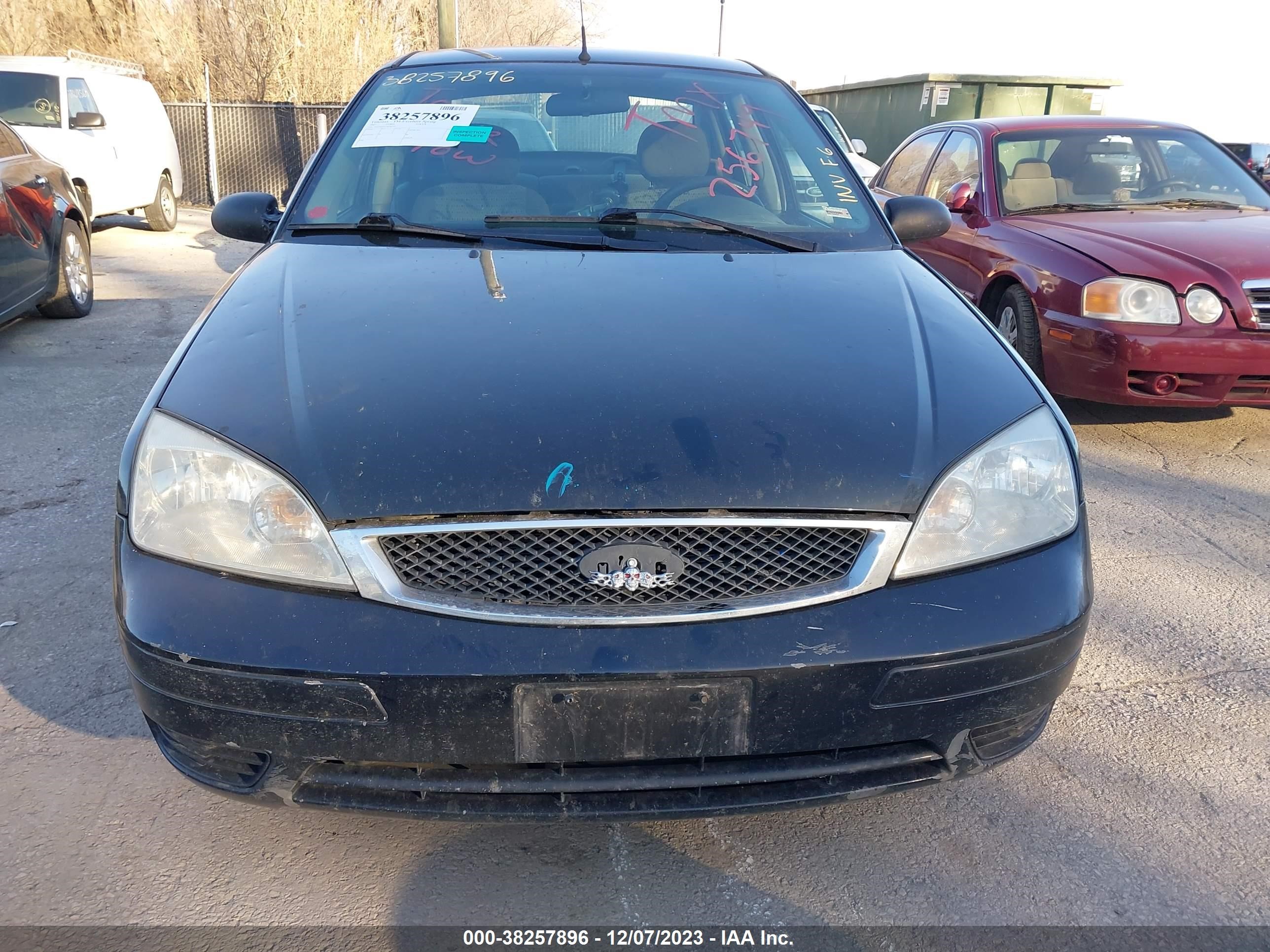 Photo 5 VIN: 1FAFP34N67W256749 - FORD FOCUS 