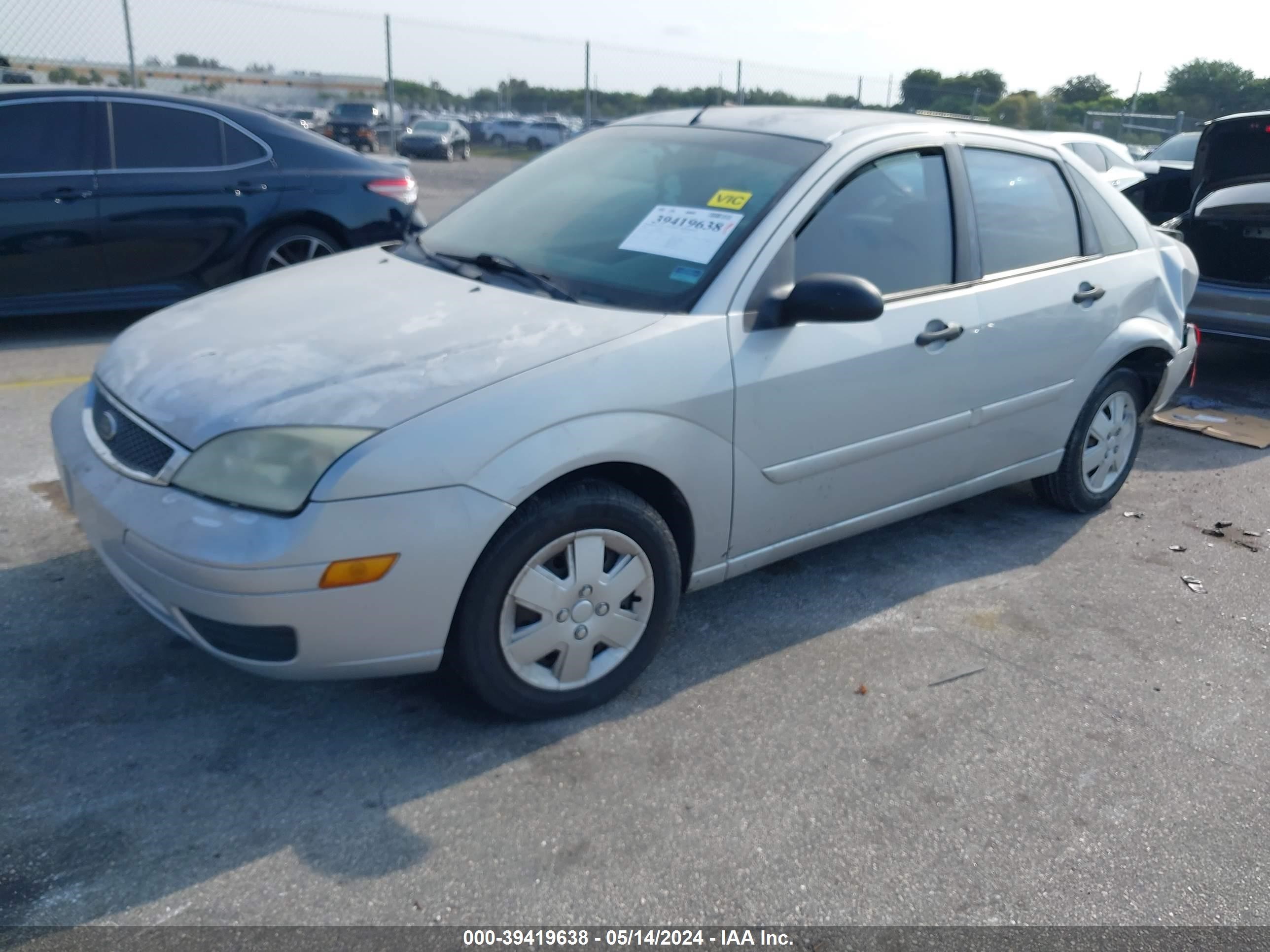 Photo 1 VIN: 1FAFP34N67W268500 - FORD FOCUS 