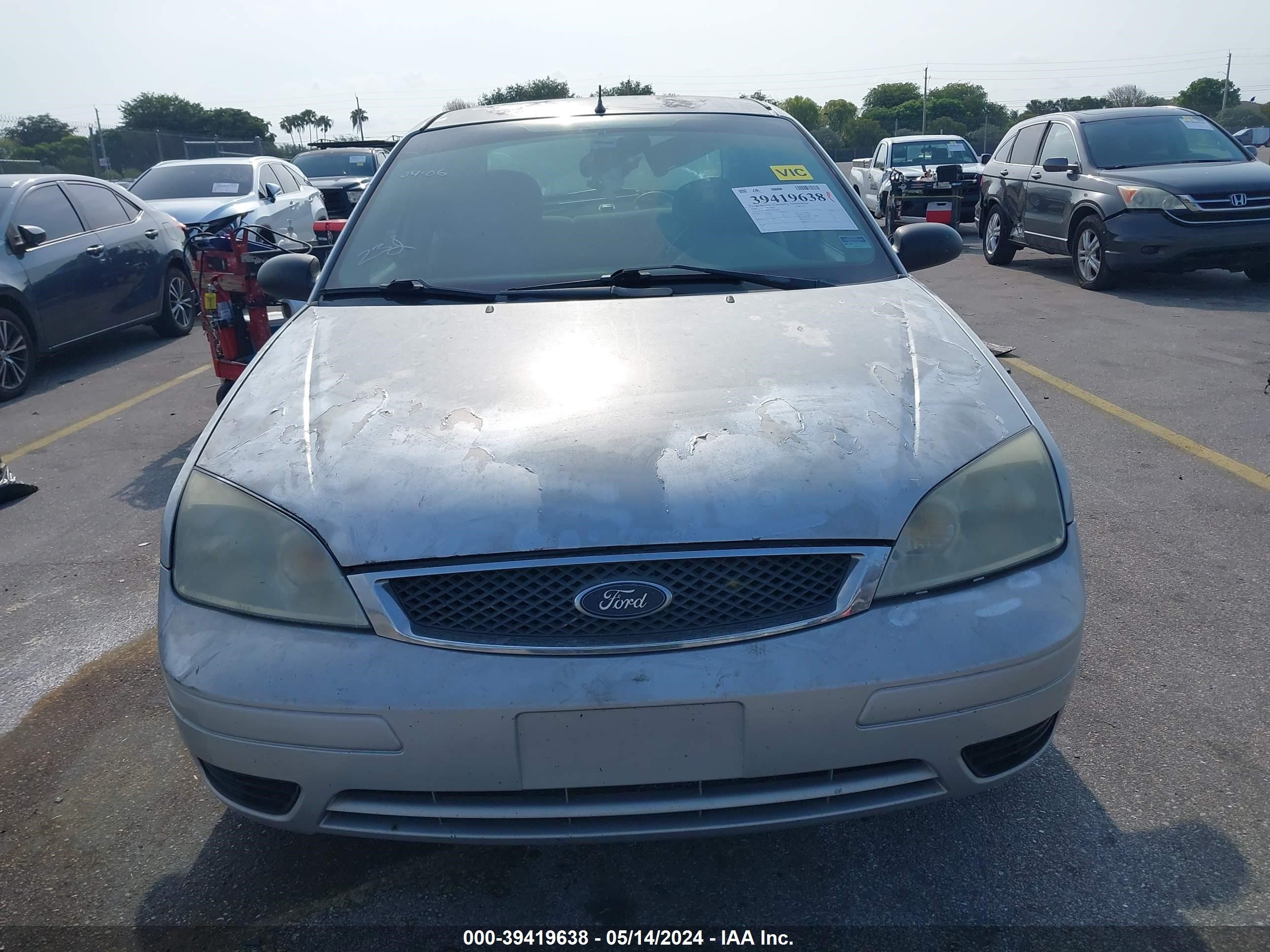 Photo 10 VIN: 1FAFP34N67W268500 - FORD FOCUS 