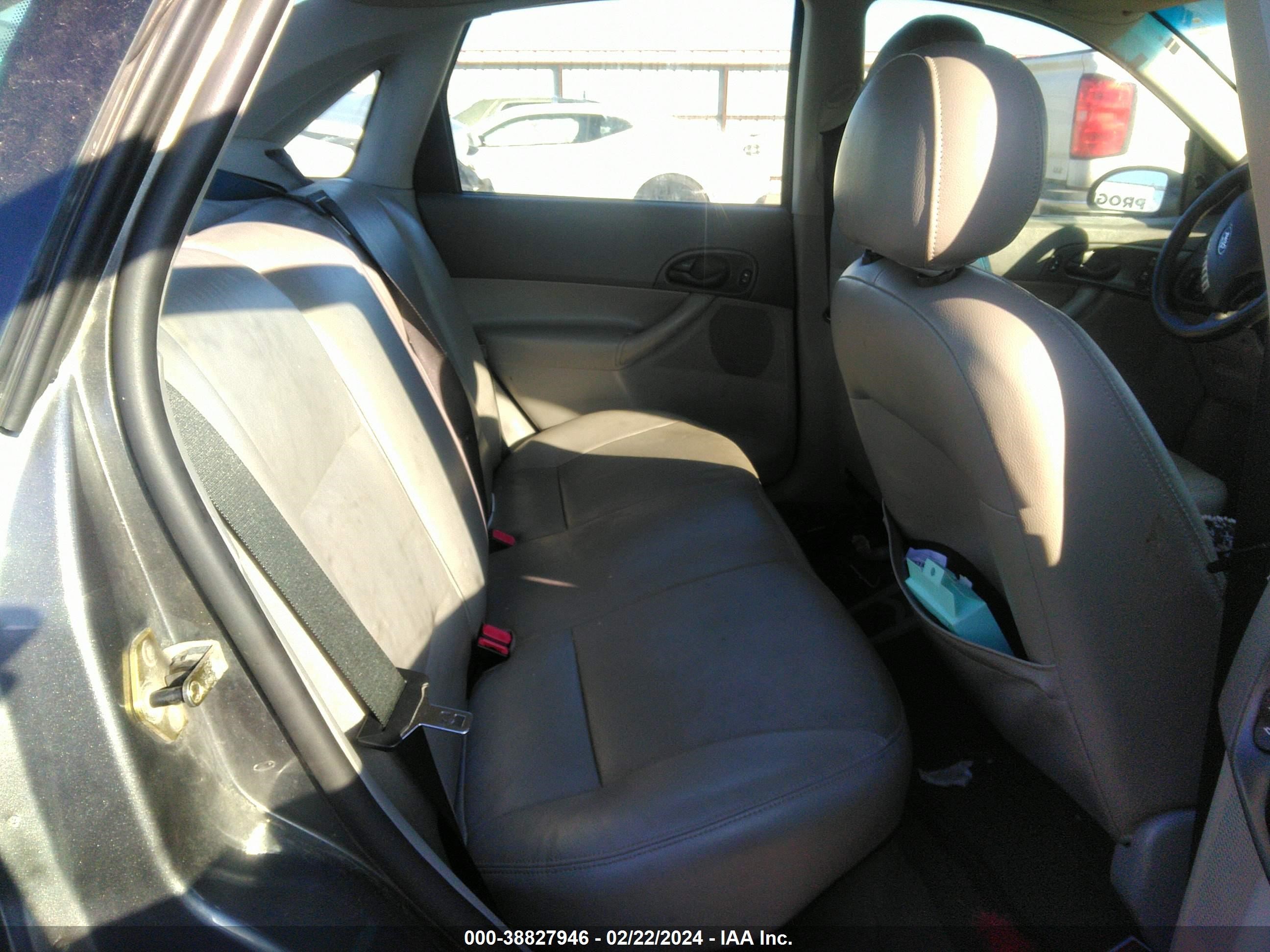 Photo 7 VIN: 1FAFP34N75W135225 - FORD FOCUS 