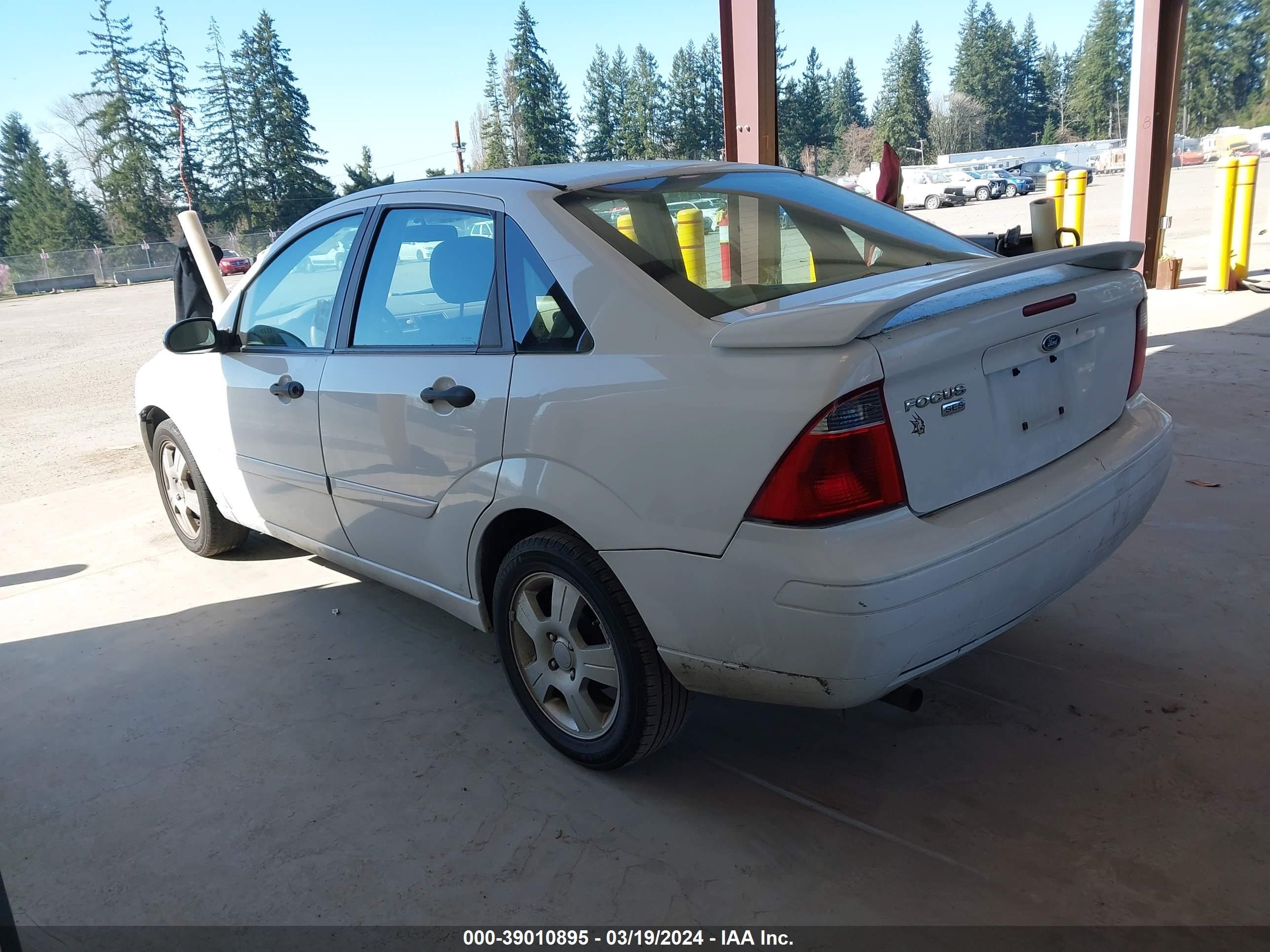 Photo 2 VIN: 1FAFP34N77W306493 - FORD FOCUS 