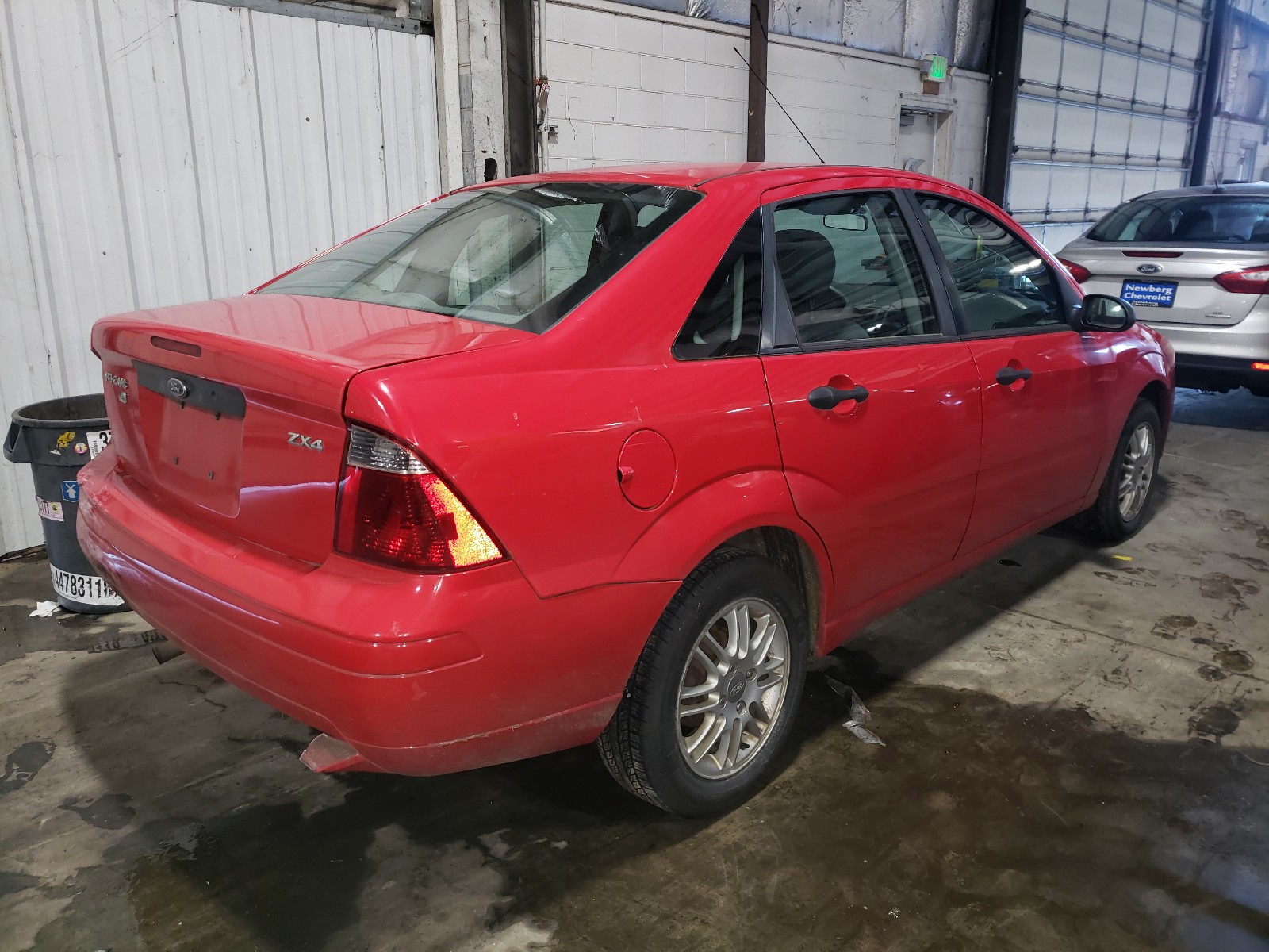 Photo 3 VIN: 1FAFP34N85W144208 - FORD FOCUS ZX4 