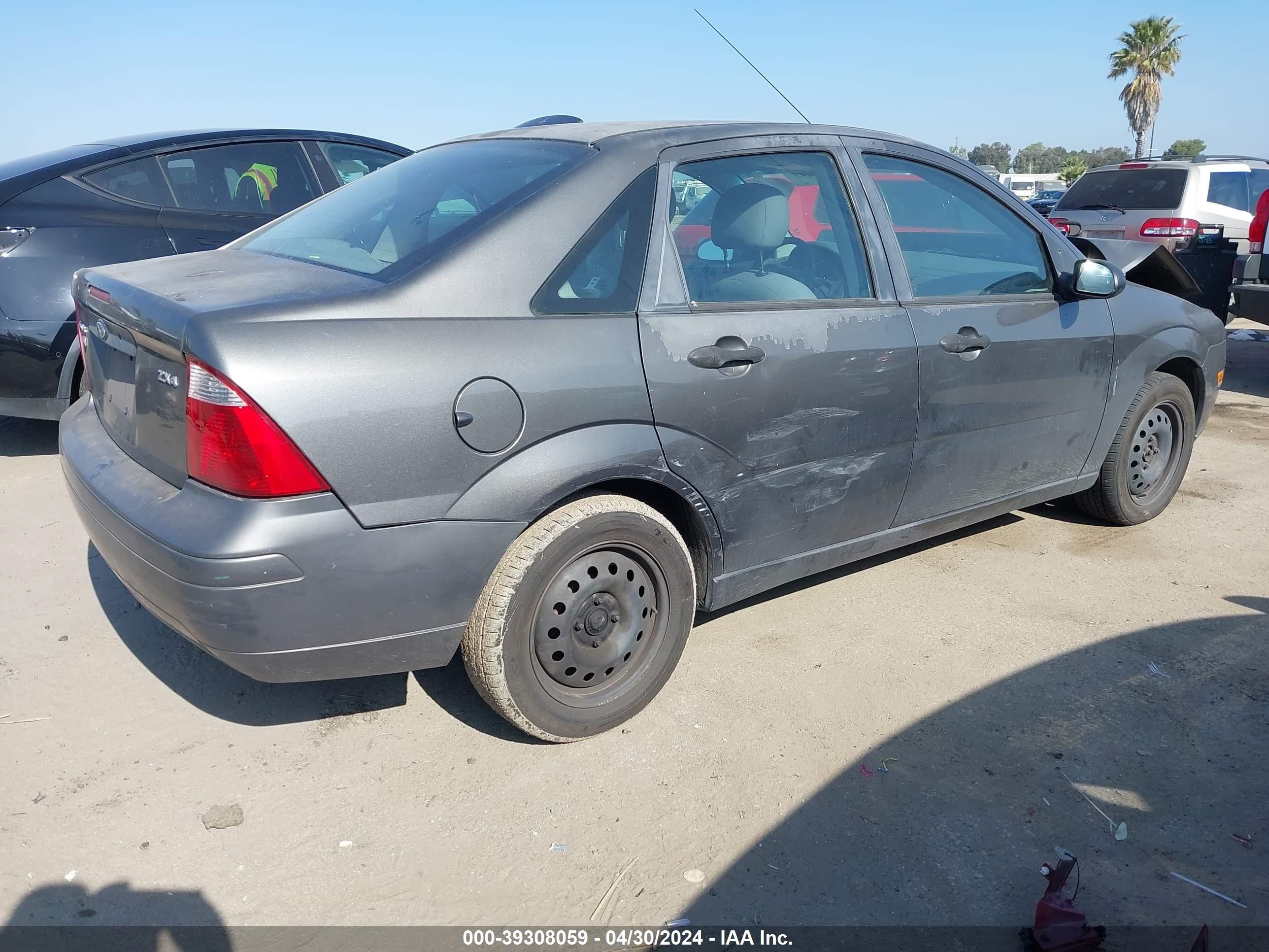 Photo 3 VIN: 1FAFP34N85W246074 - FORD FOCUS 