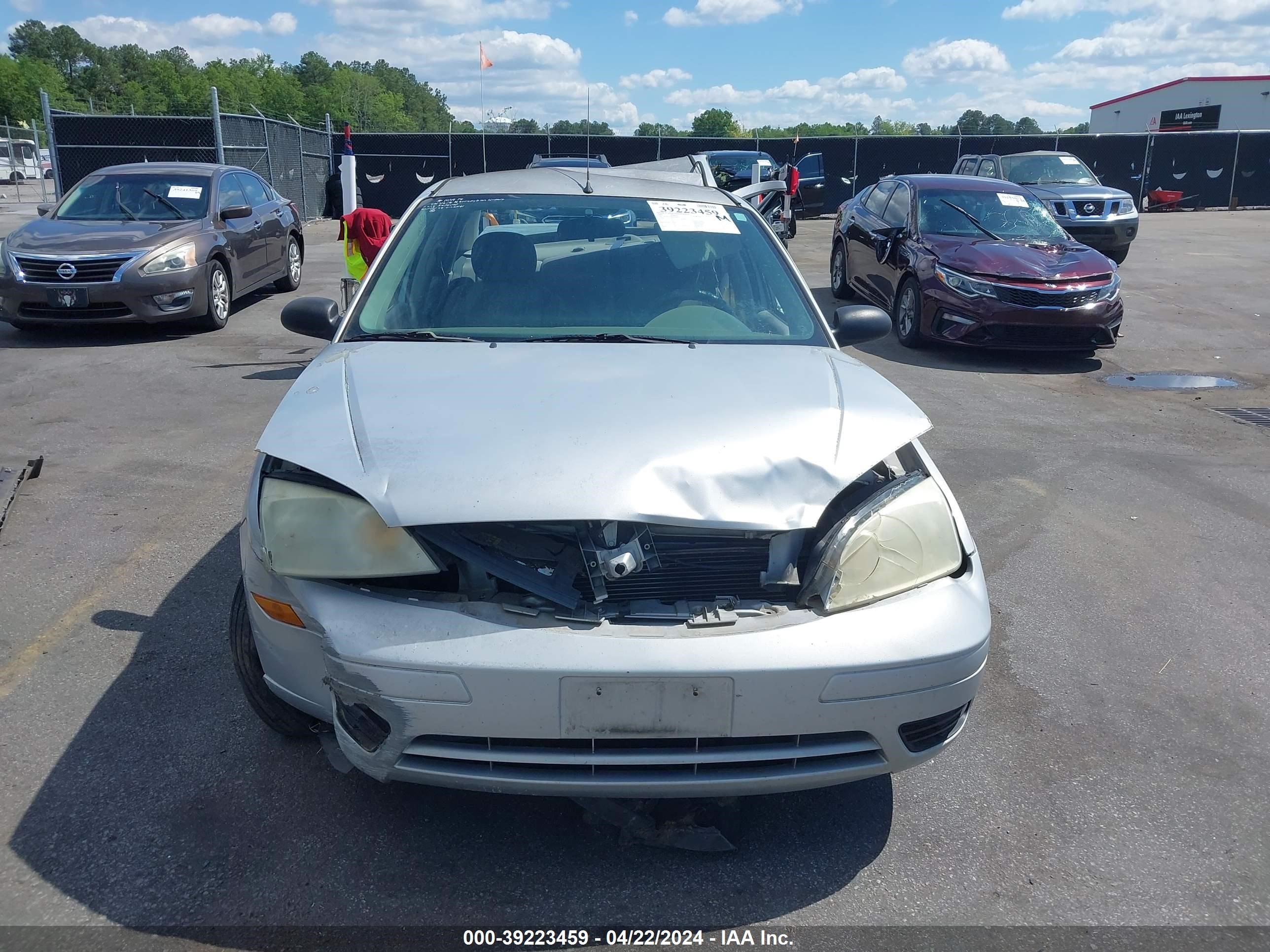 Photo 10 VIN: 1FAFP34N85W300134 - FORD FOCUS 