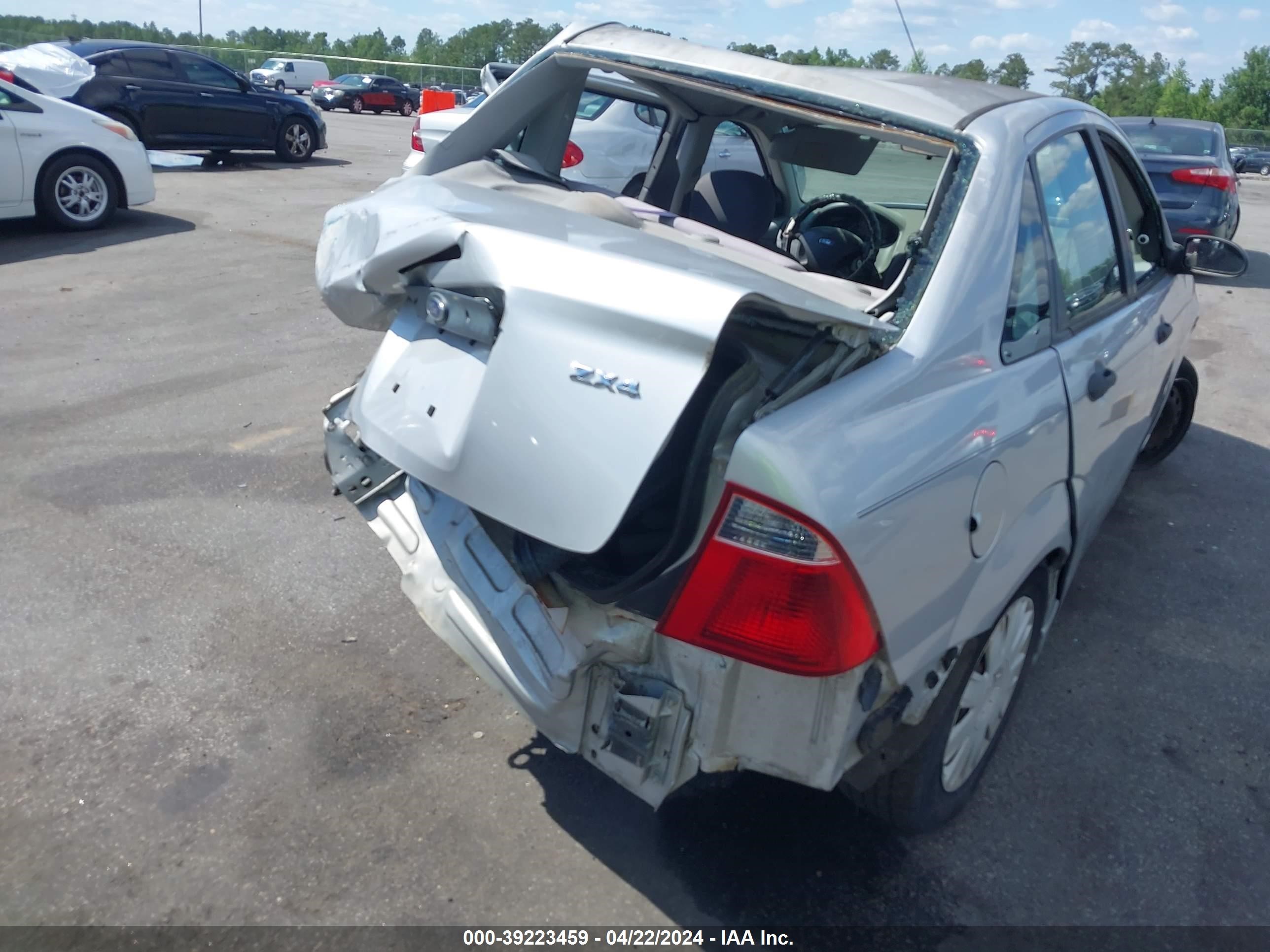 Photo 16 VIN: 1FAFP34N85W300134 - FORD FOCUS 