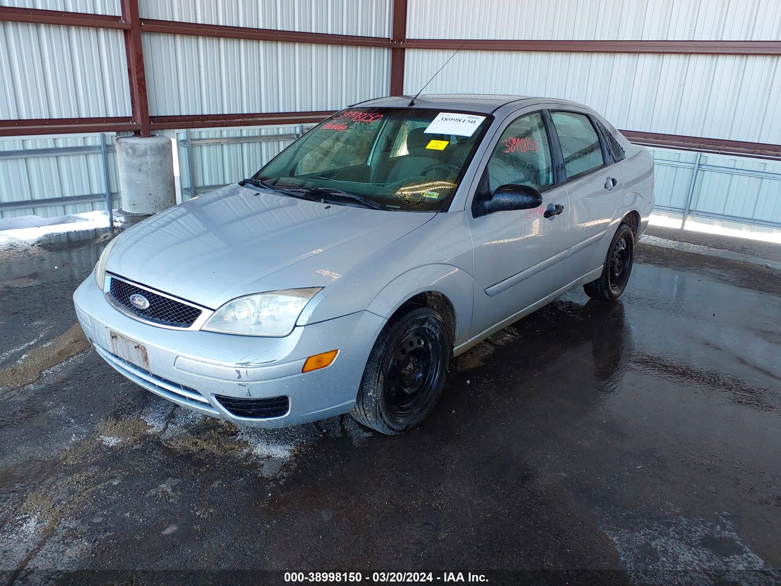 Photo 1 VIN: 1FAFP34NX6W233666 - FORD FOCUS 