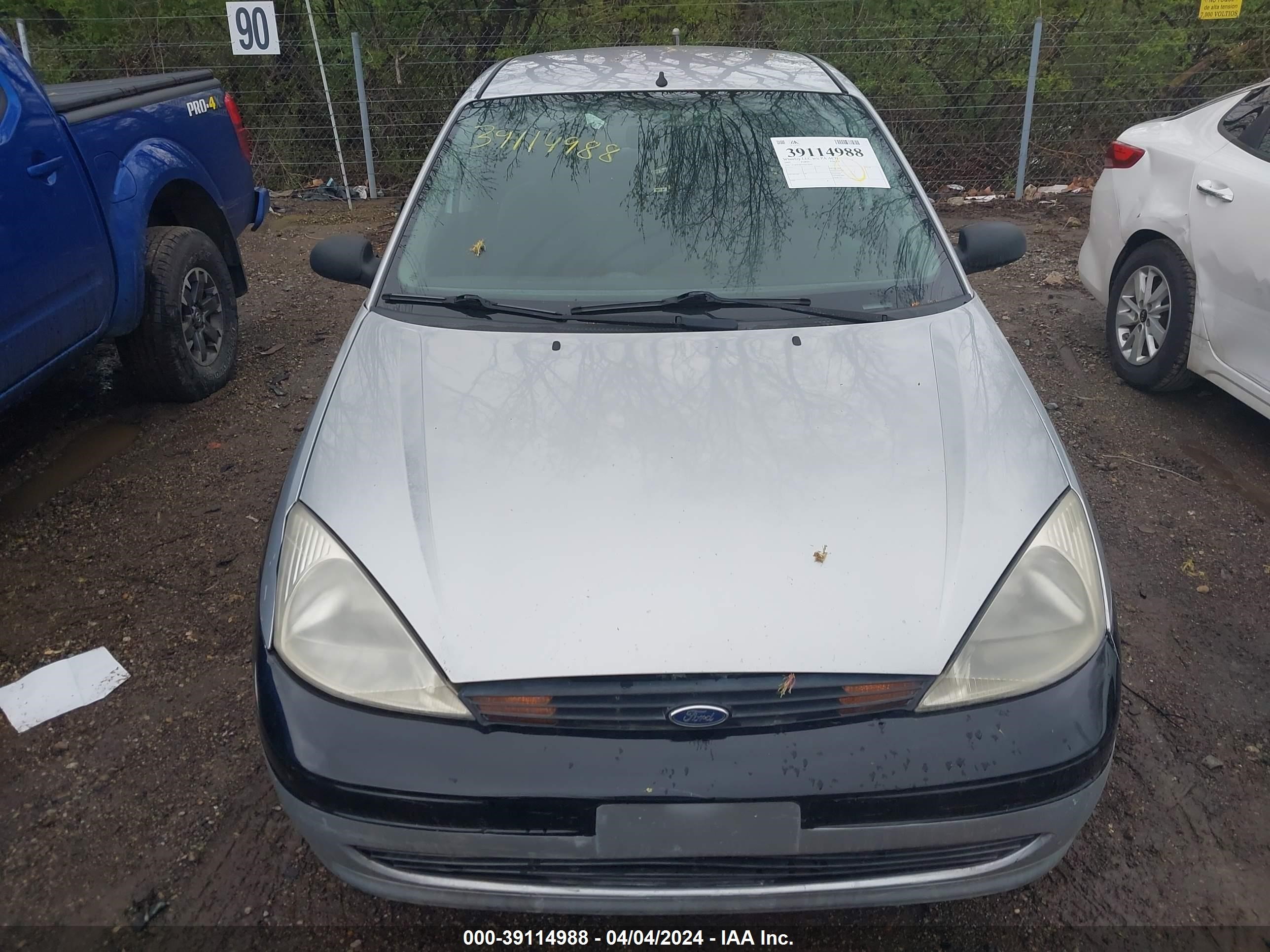 Photo 5 VIN: 1FAFP34P2YW378205 - FORD FOCUS 