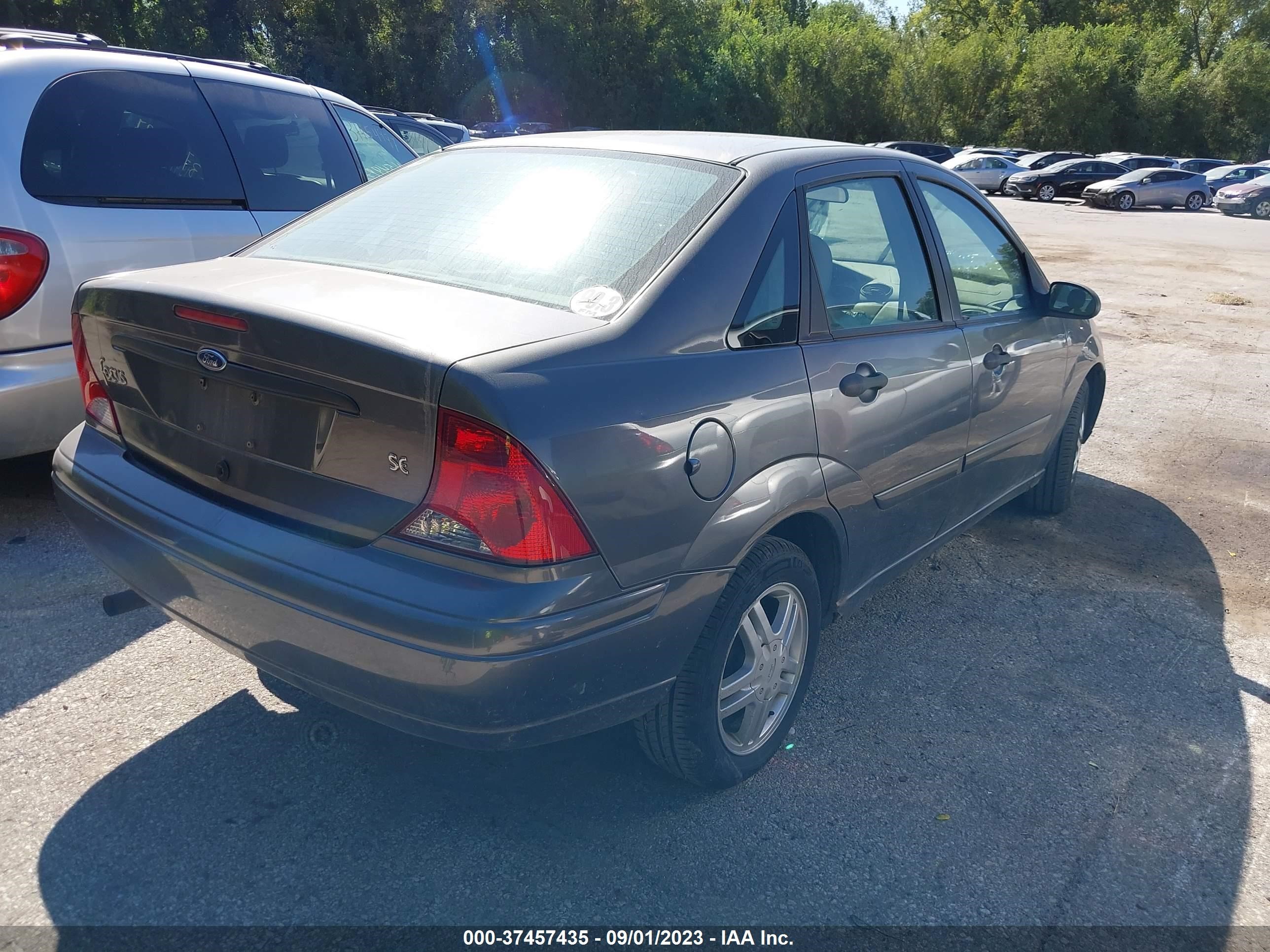 Photo 3 VIN: 1FAFP34P83W268882 - FORD FOCUS 