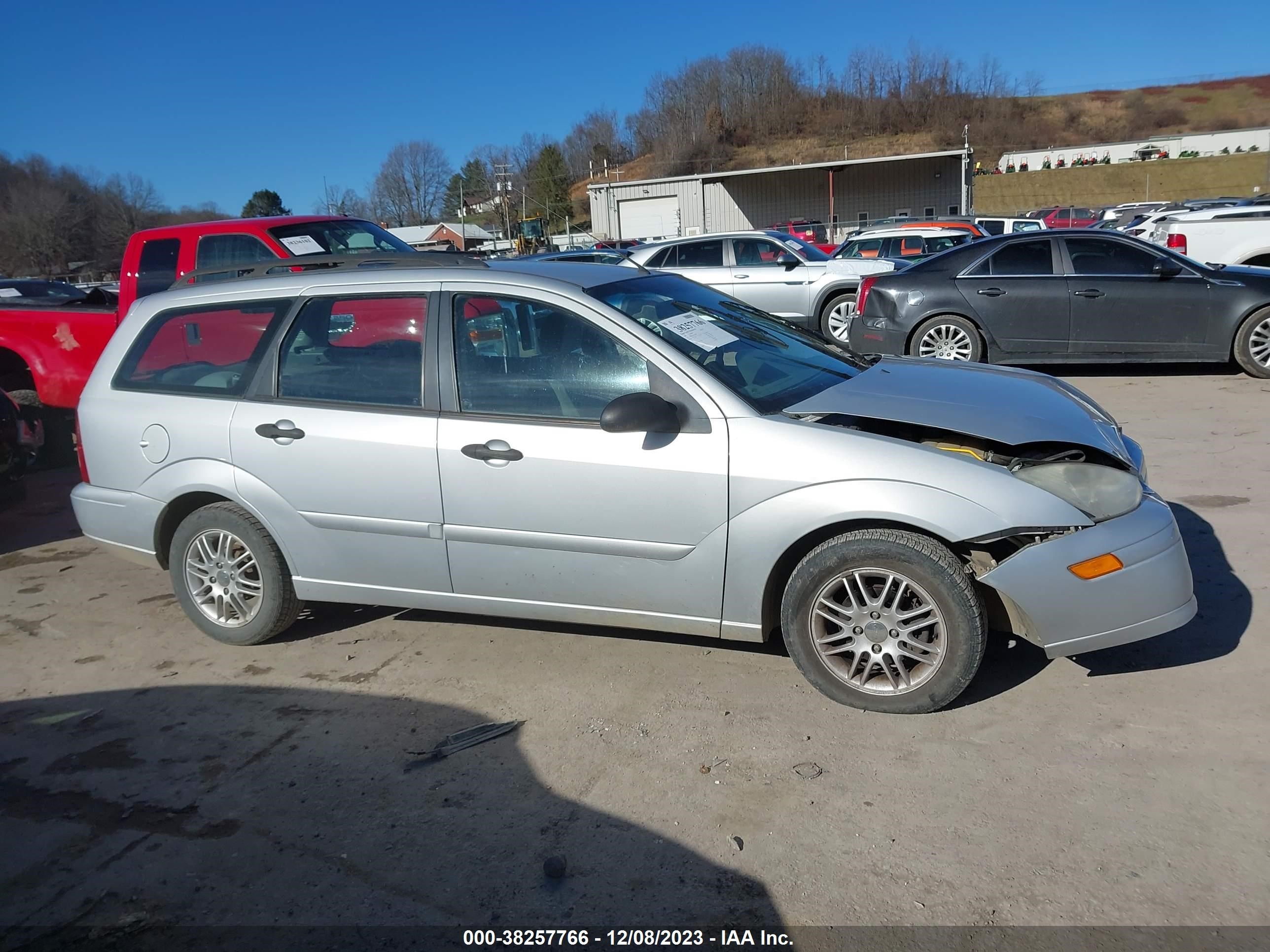 Photo 12 VIN: 1FAFP36333W150068 - FORD FOCUS 