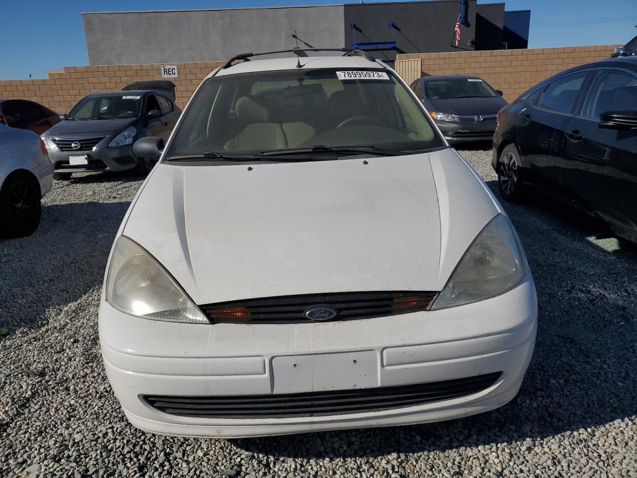 Photo 4 VIN: 1FAFP3637YW423617 - FORD FOCUS 