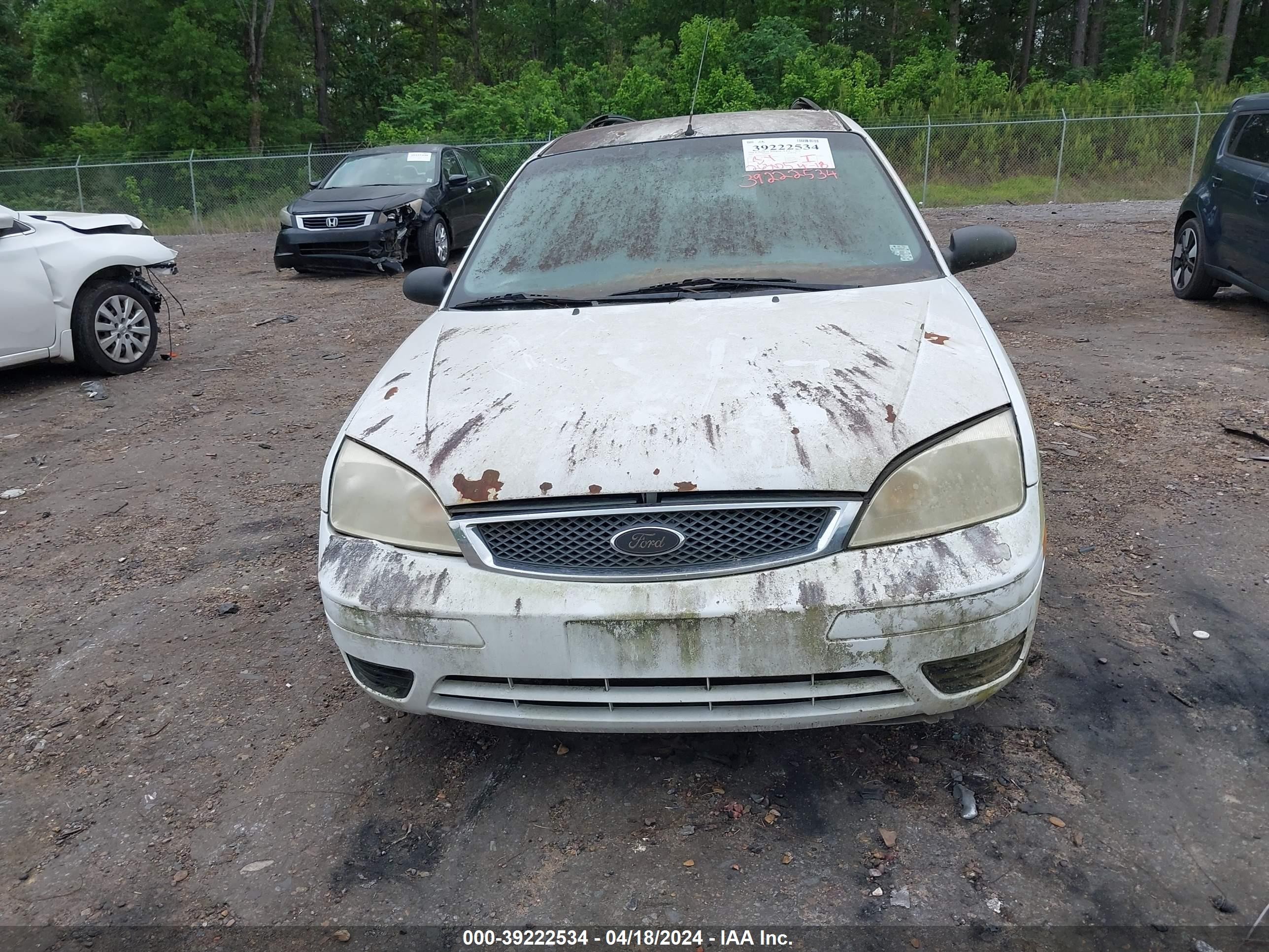 Photo 5 VIN: 1FAFP36N15W135394 - FORD FOCUS 