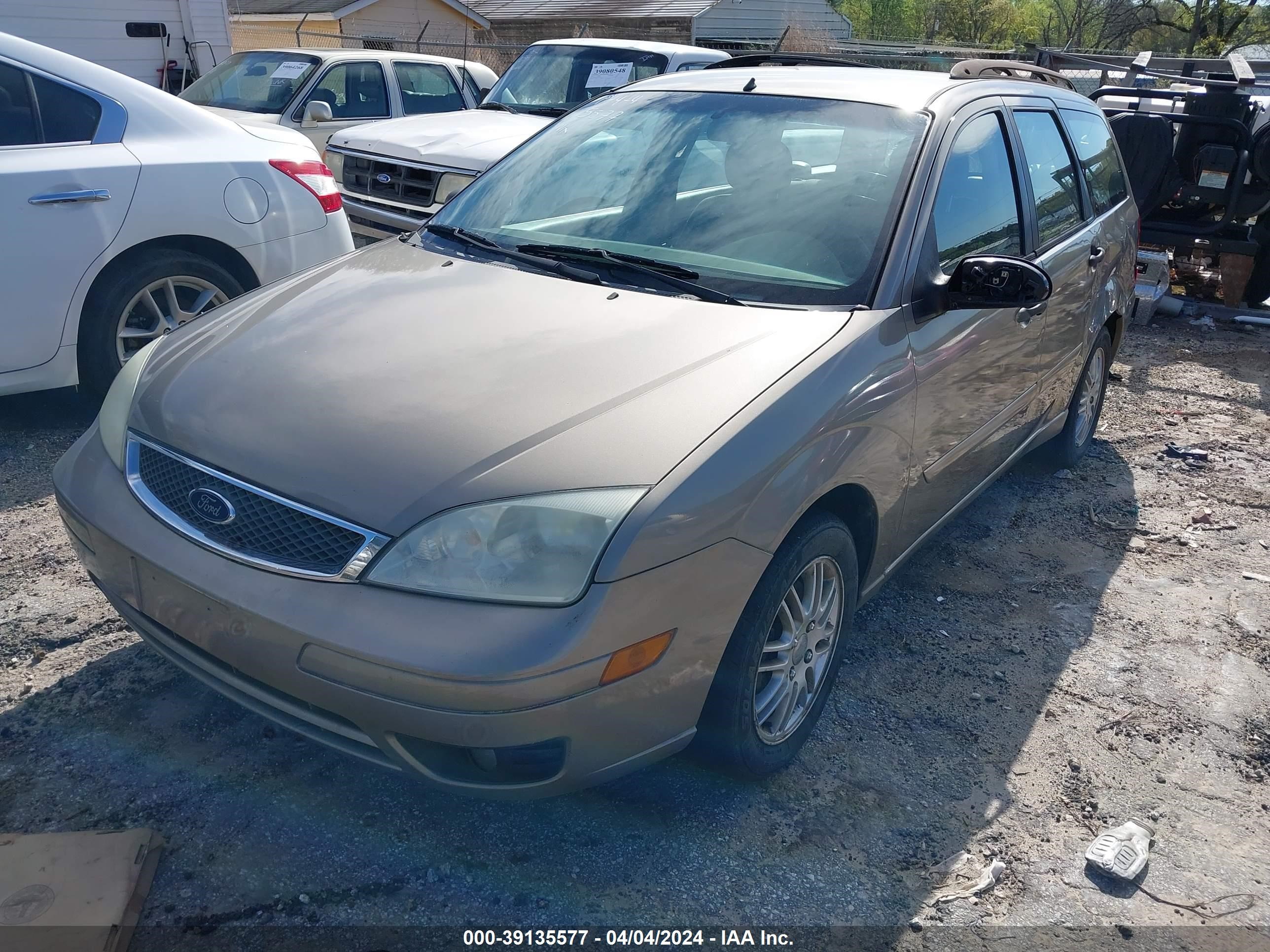 Photo 1 VIN: 1FAFP36N15W210336 - FORD FOCUS 