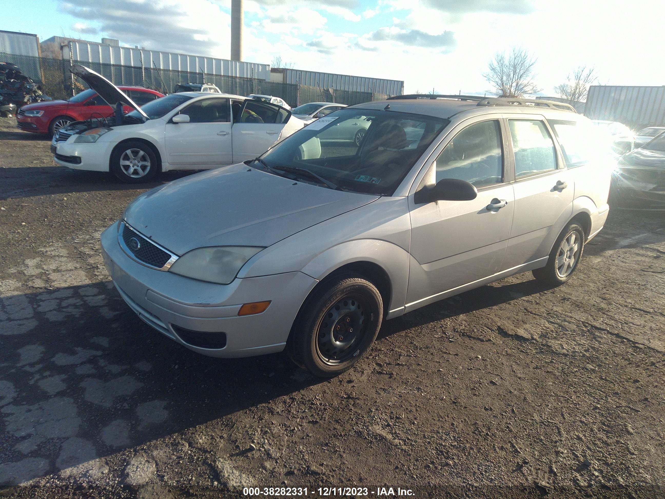 Photo 1 VIN: 1FAFP36N56W255832 - FORD FOCUS 