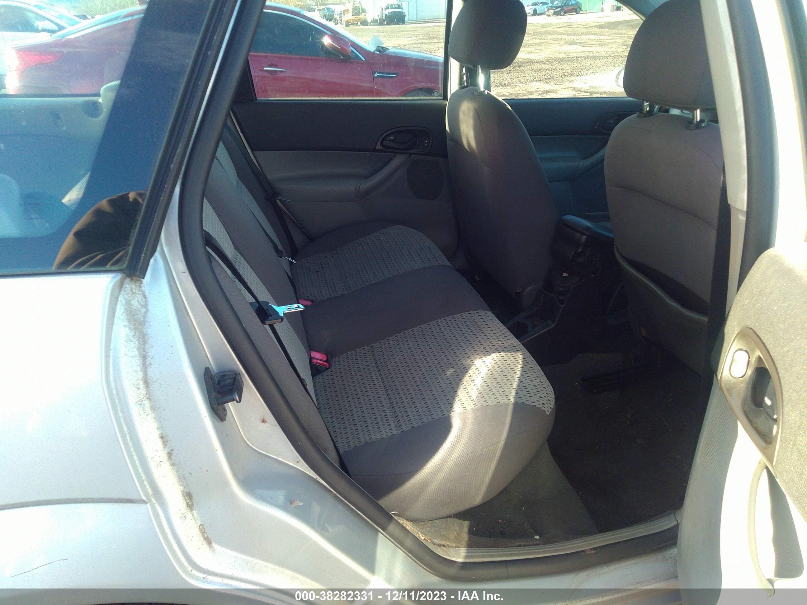 Photo 7 VIN: 1FAFP36N56W255832 - FORD FOCUS 