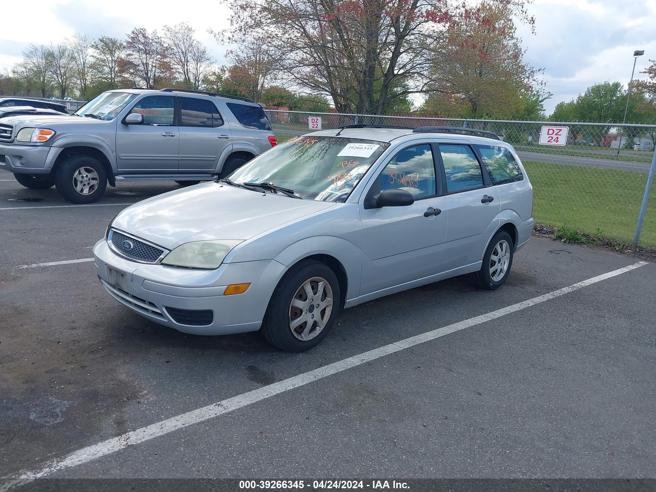 Photo 1 VIN: 1FAFP36N85W287589 - FORD FOCUS 