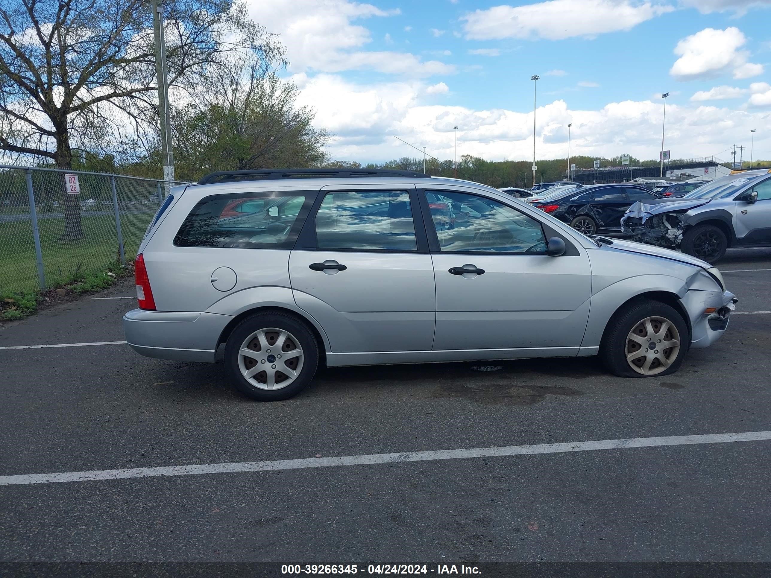 Photo 12 VIN: 1FAFP36N85W287589 - FORD FOCUS 