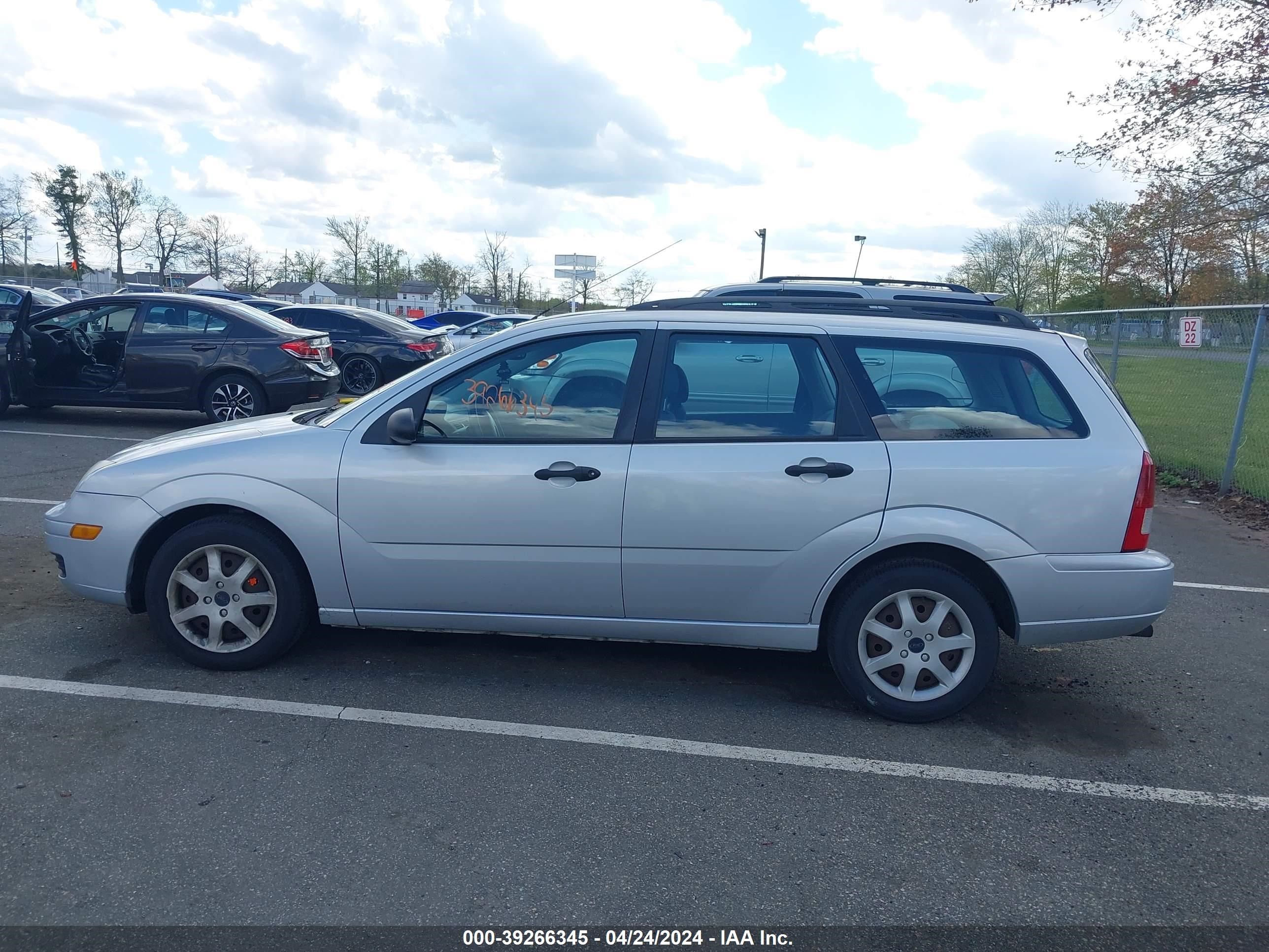 Photo 13 VIN: 1FAFP36N85W287589 - FORD FOCUS 