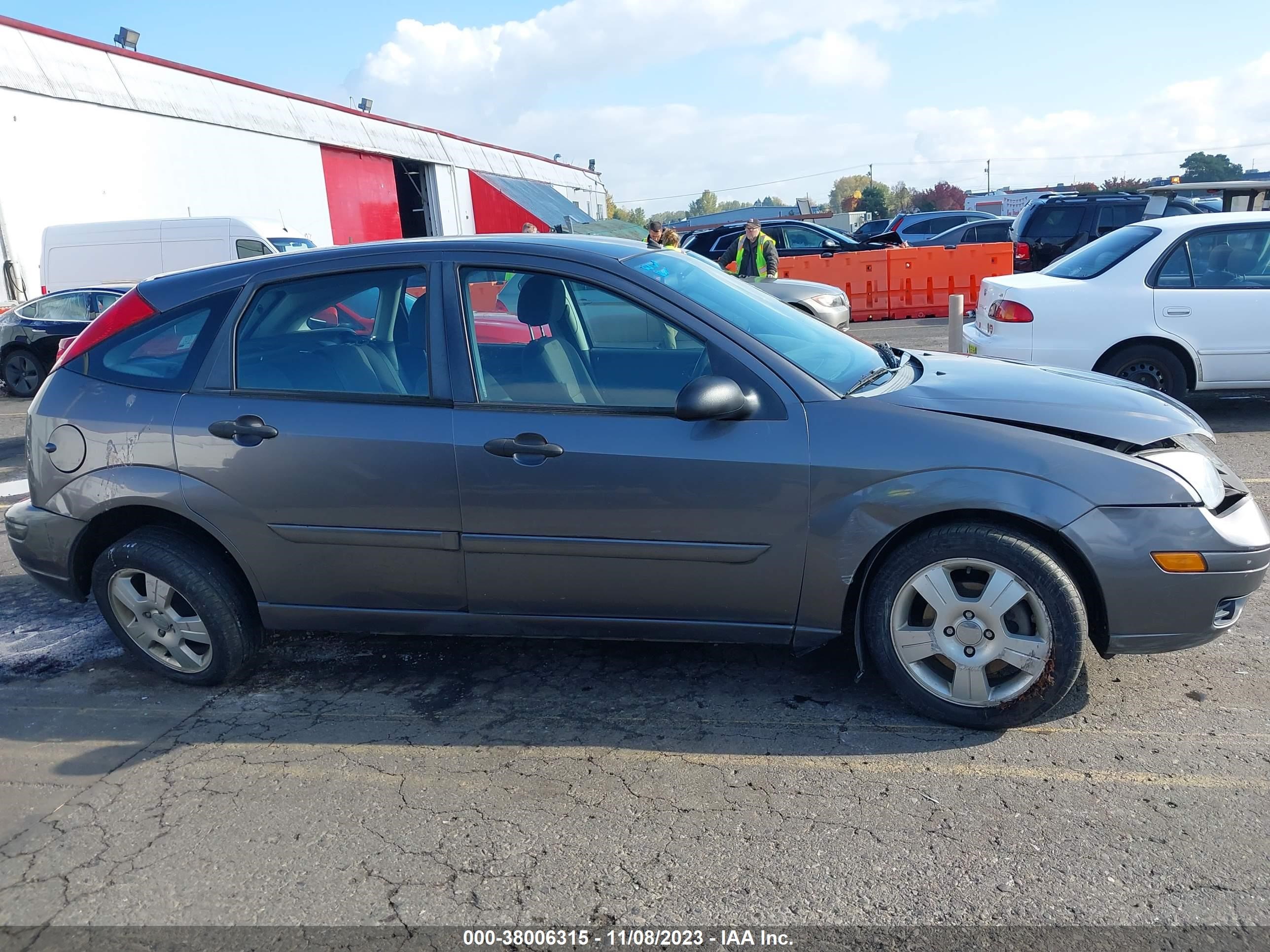 Photo 12 VIN: 1FAFP37N36W165366 - FORD FOCUS 