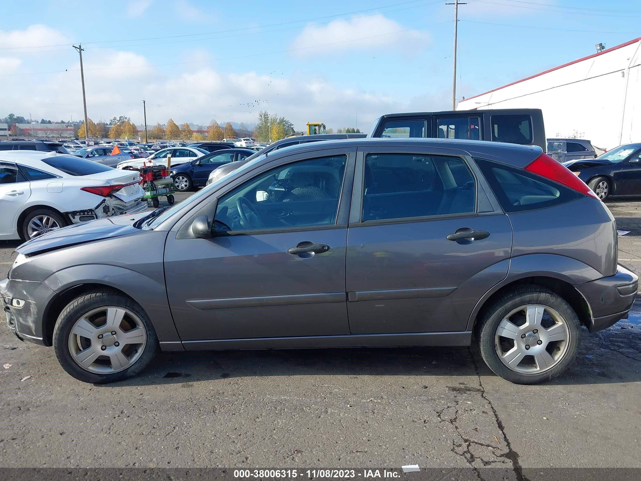 Photo 13 VIN: 1FAFP37N36W165366 - FORD FOCUS 