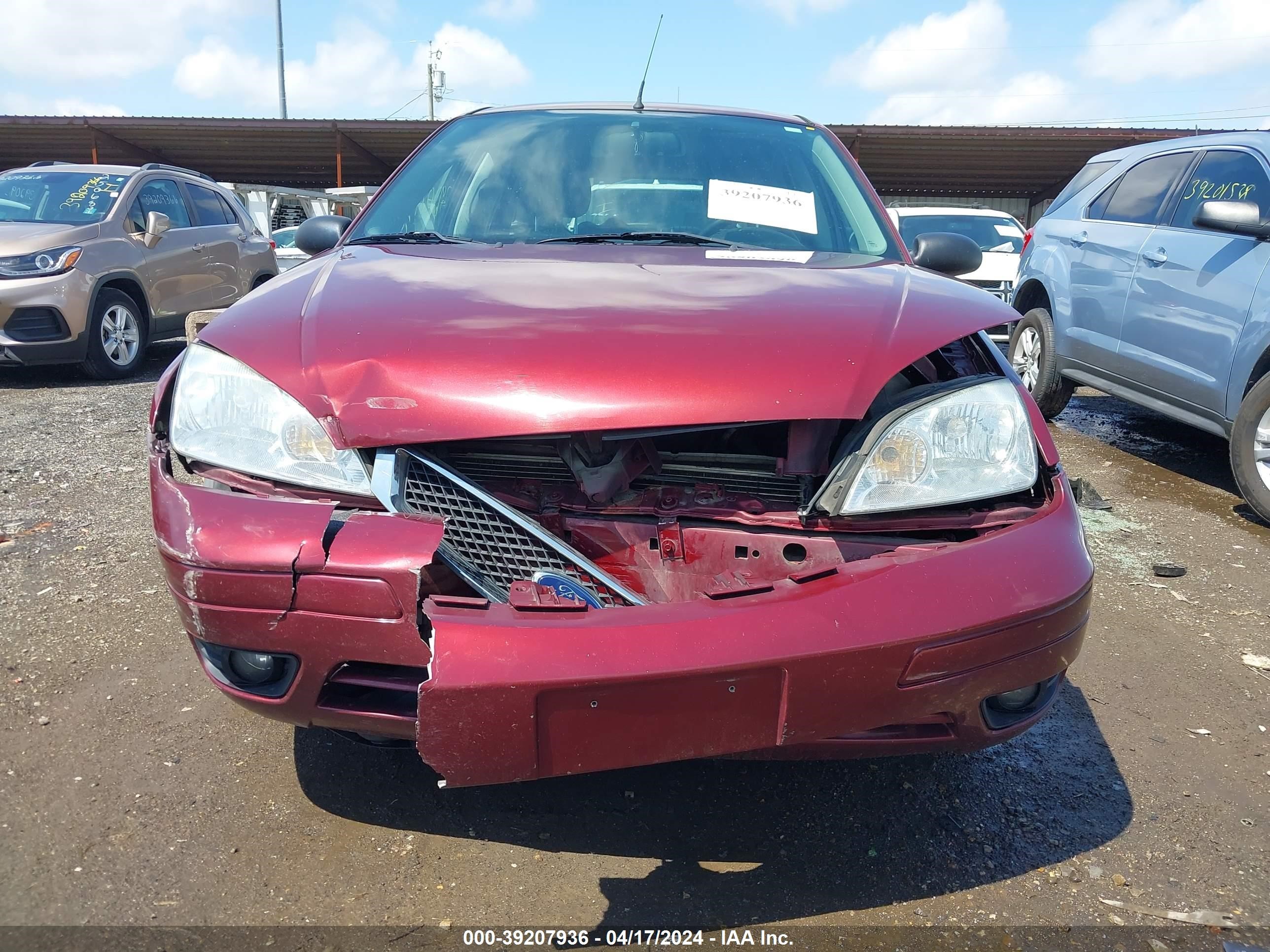 Photo 11 VIN: 1FAFP37N36W169014 - FORD FOCUS 