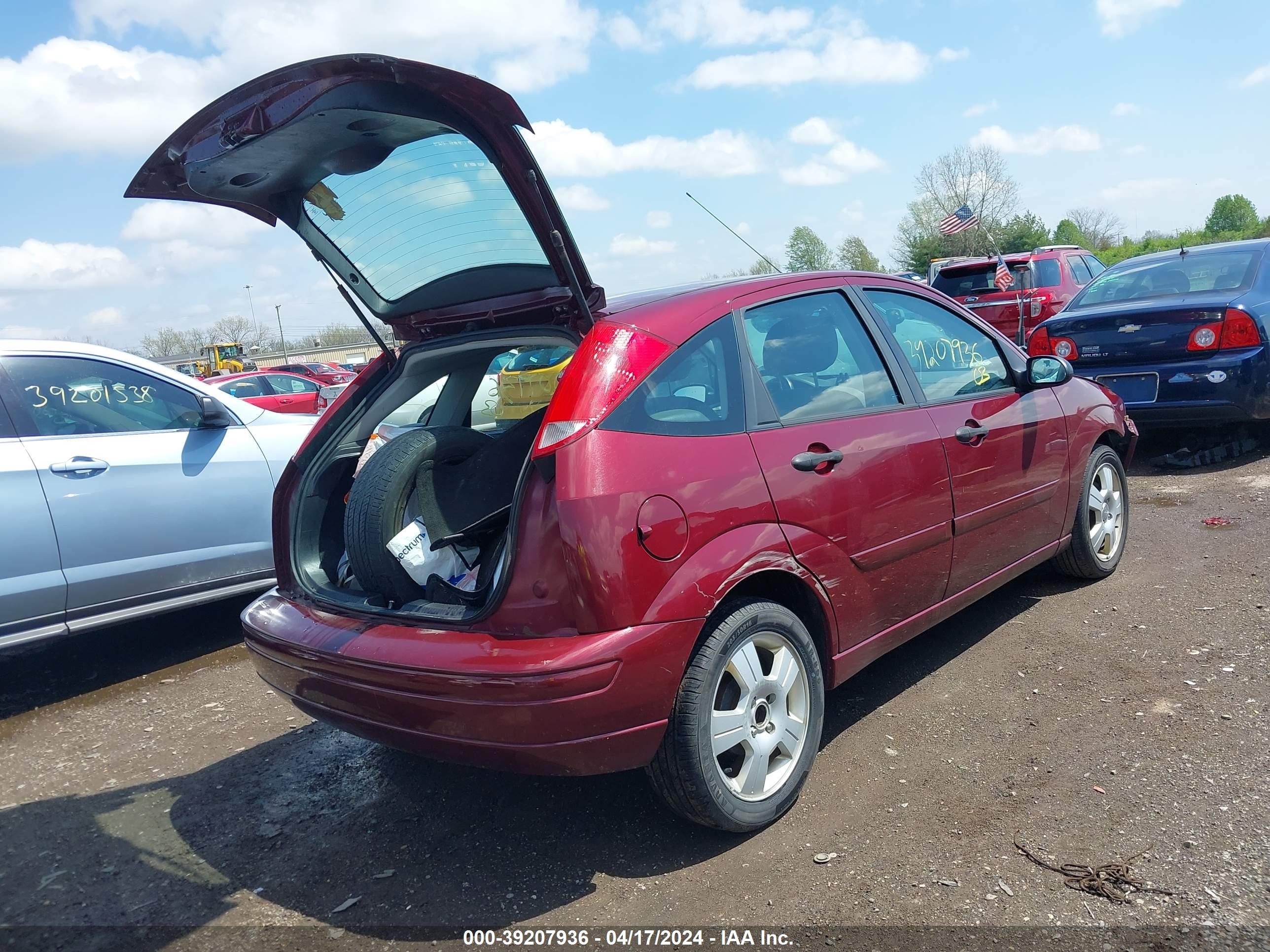 Photo 3 VIN: 1FAFP37N36W169014 - FORD FOCUS 