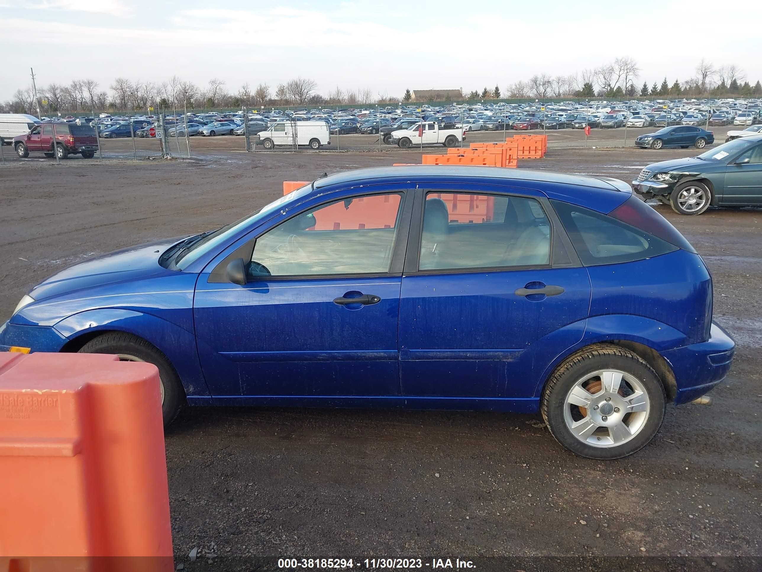 Photo 13 VIN: 1FAFP37N36W237070 - FORD FOCUS 