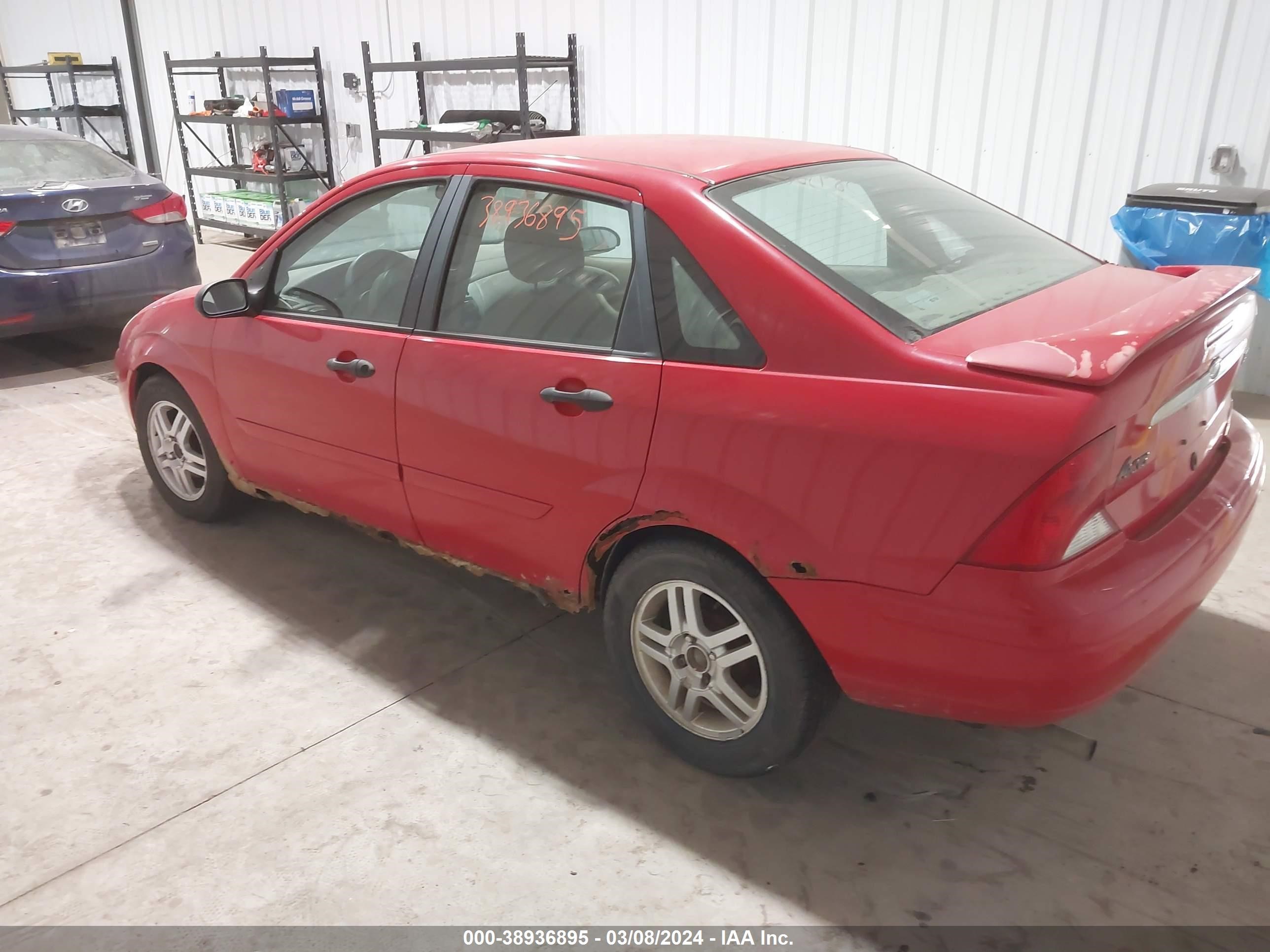 Photo 2 VIN: 1FAFP38372W135634 - FORD FOCUS 