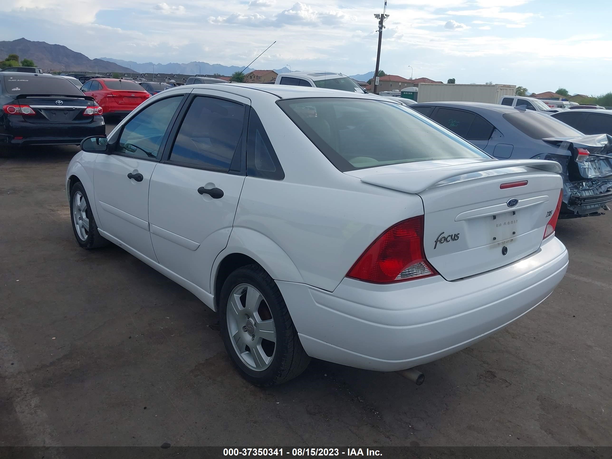 Photo 2 VIN: 1FAFP38Z03W277023 - FORD FOCUS 