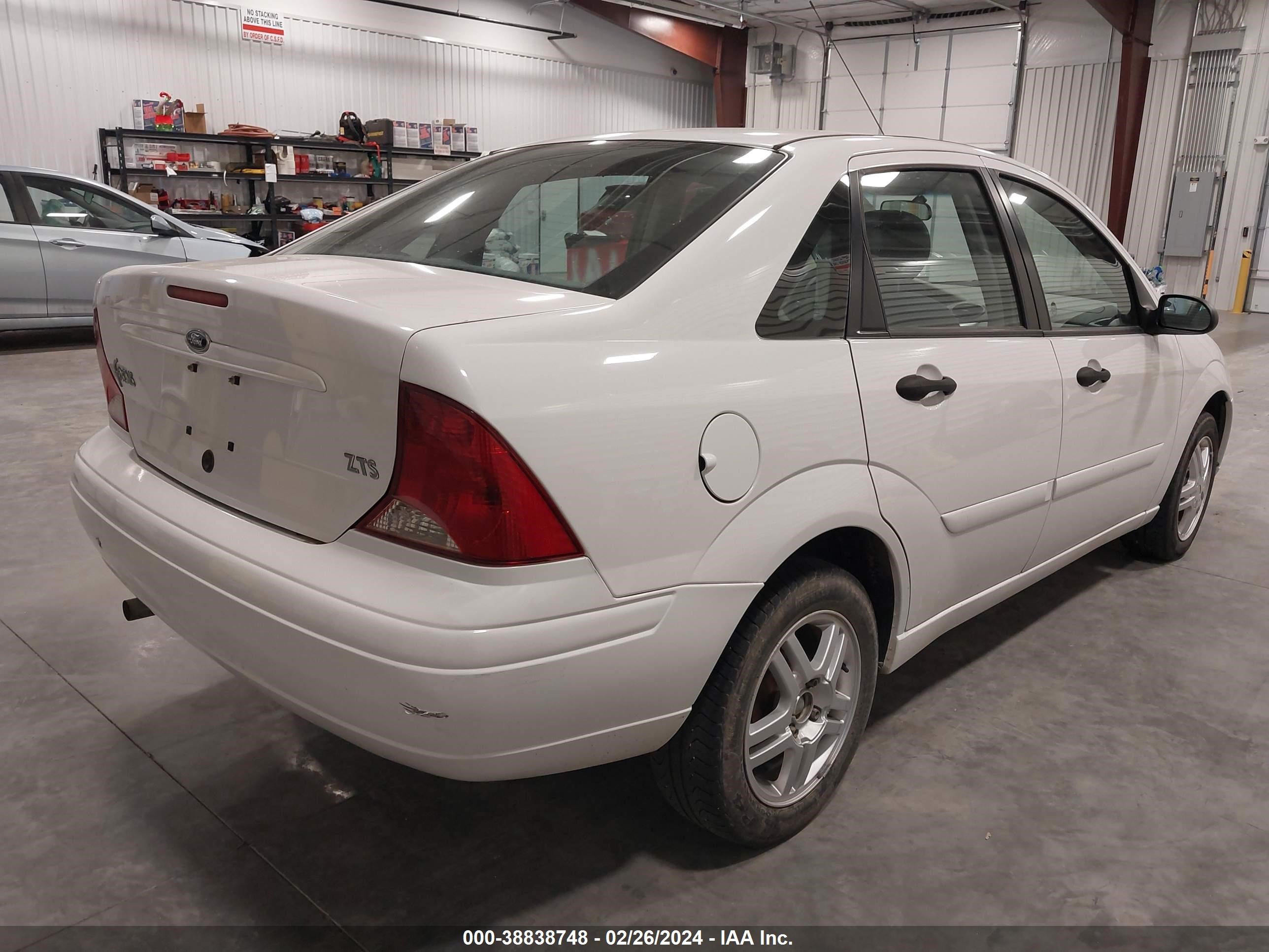 Photo 3 VIN: 1FAFP38Z24W111314 - FORD FOCUS 