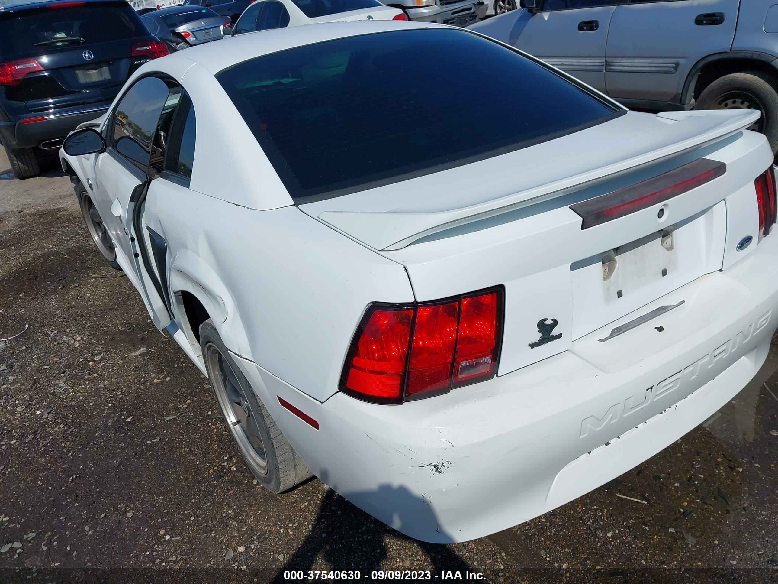 Photo 2 VIN: 1FAFP4040YF264401 - FORD MUSTANG 