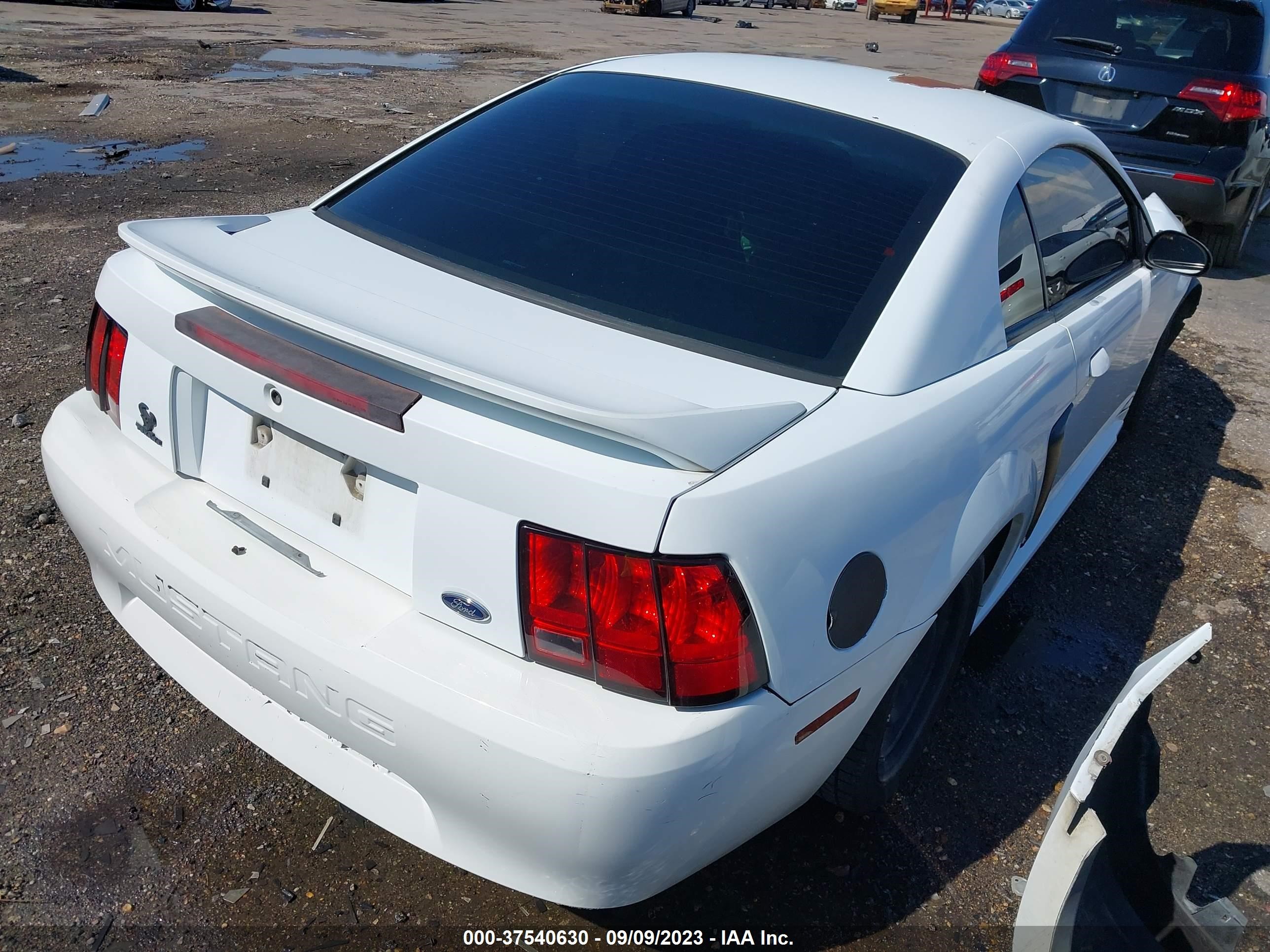 Photo 3 VIN: 1FAFP4040YF264401 - FORD MUSTANG 