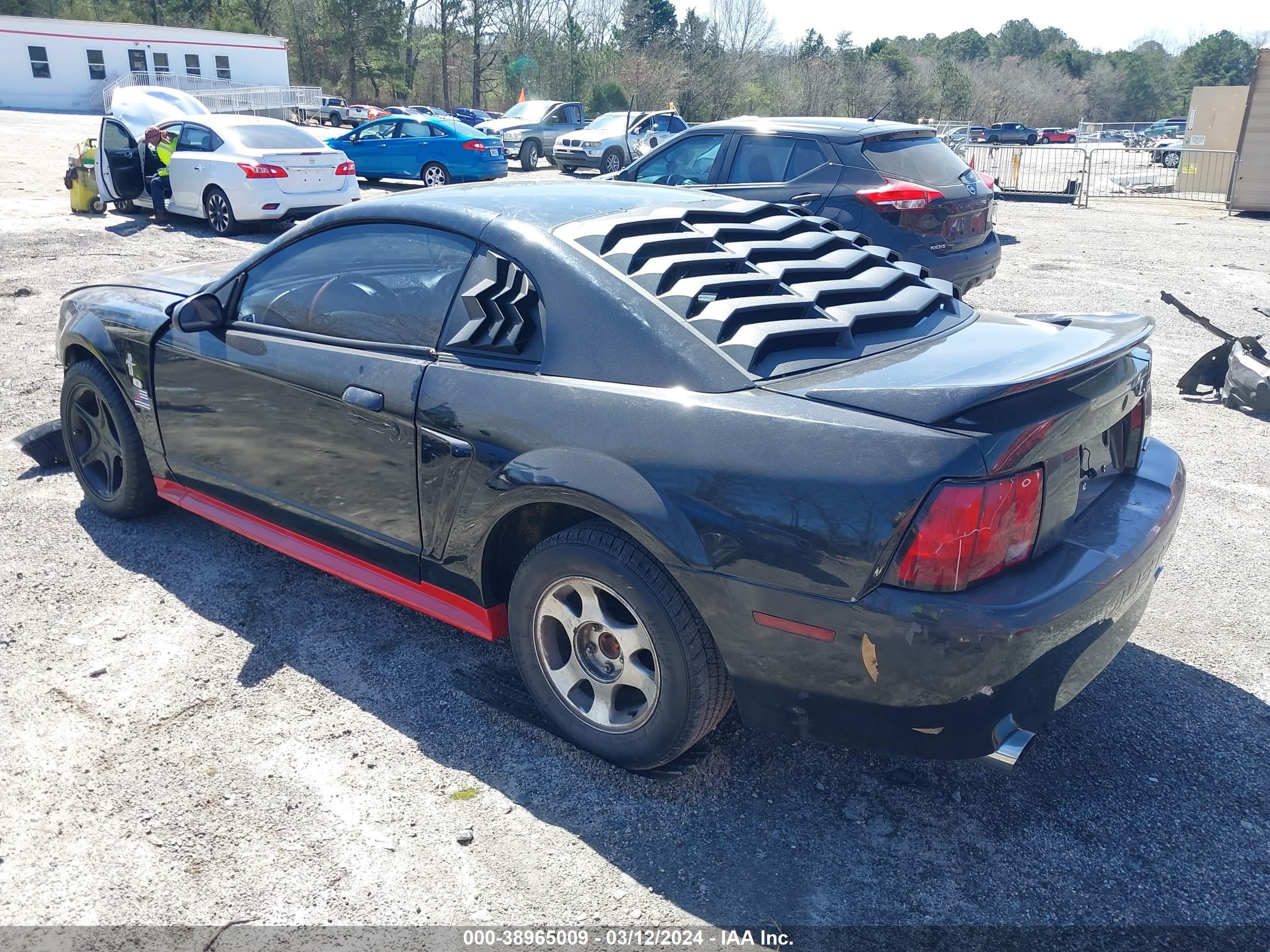 Photo 2 VIN: 1FAFP4043YF114332 - FORD MUSTANG 